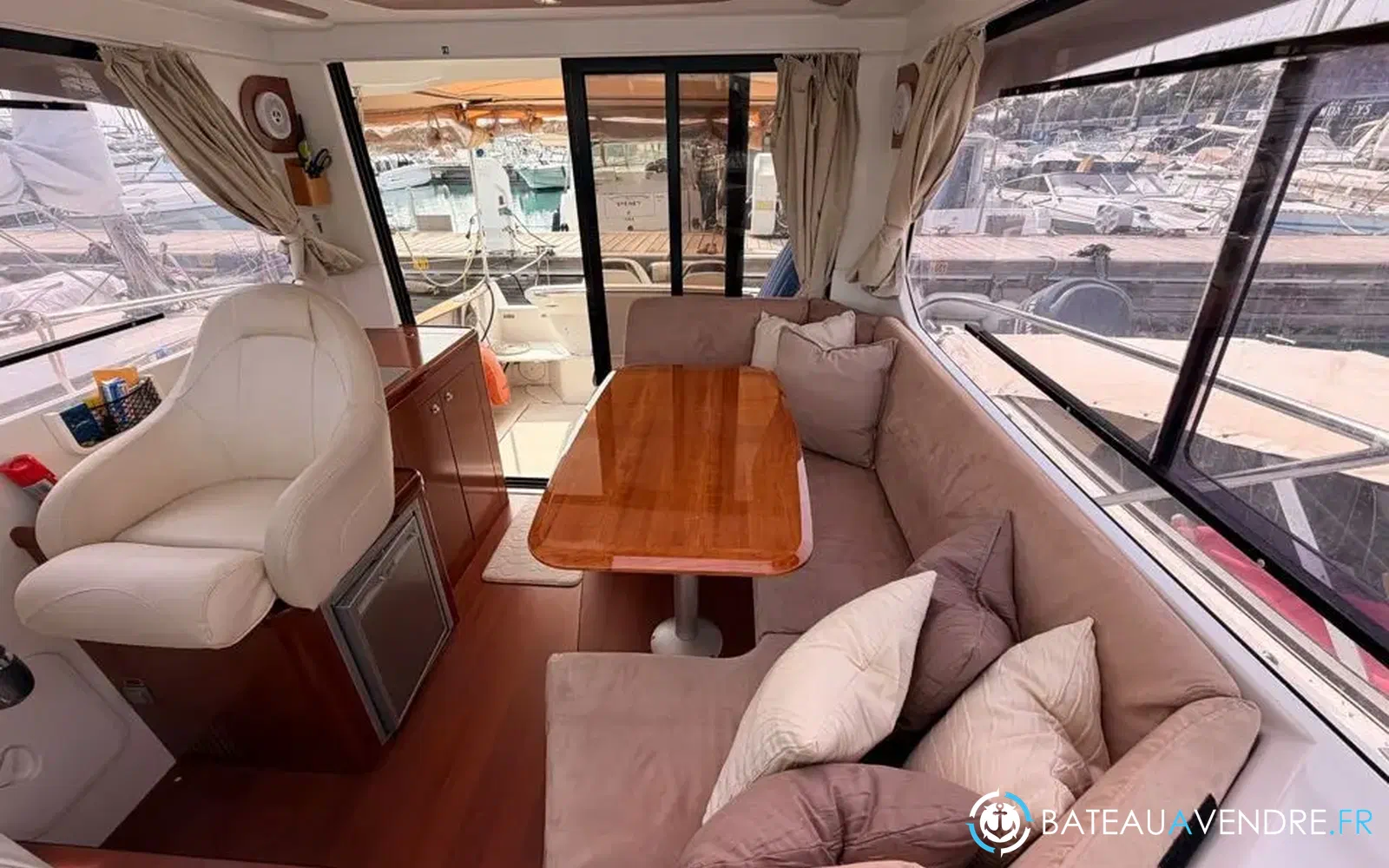 slider 6 Beneteau Antares 8.80 Antares 8.8