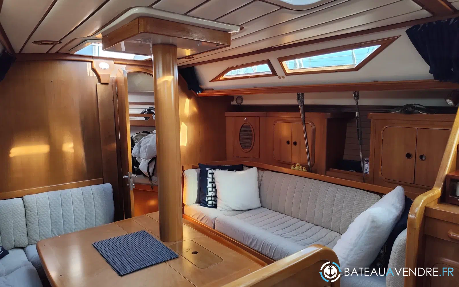 slider 10 Dufour 42 Prestige