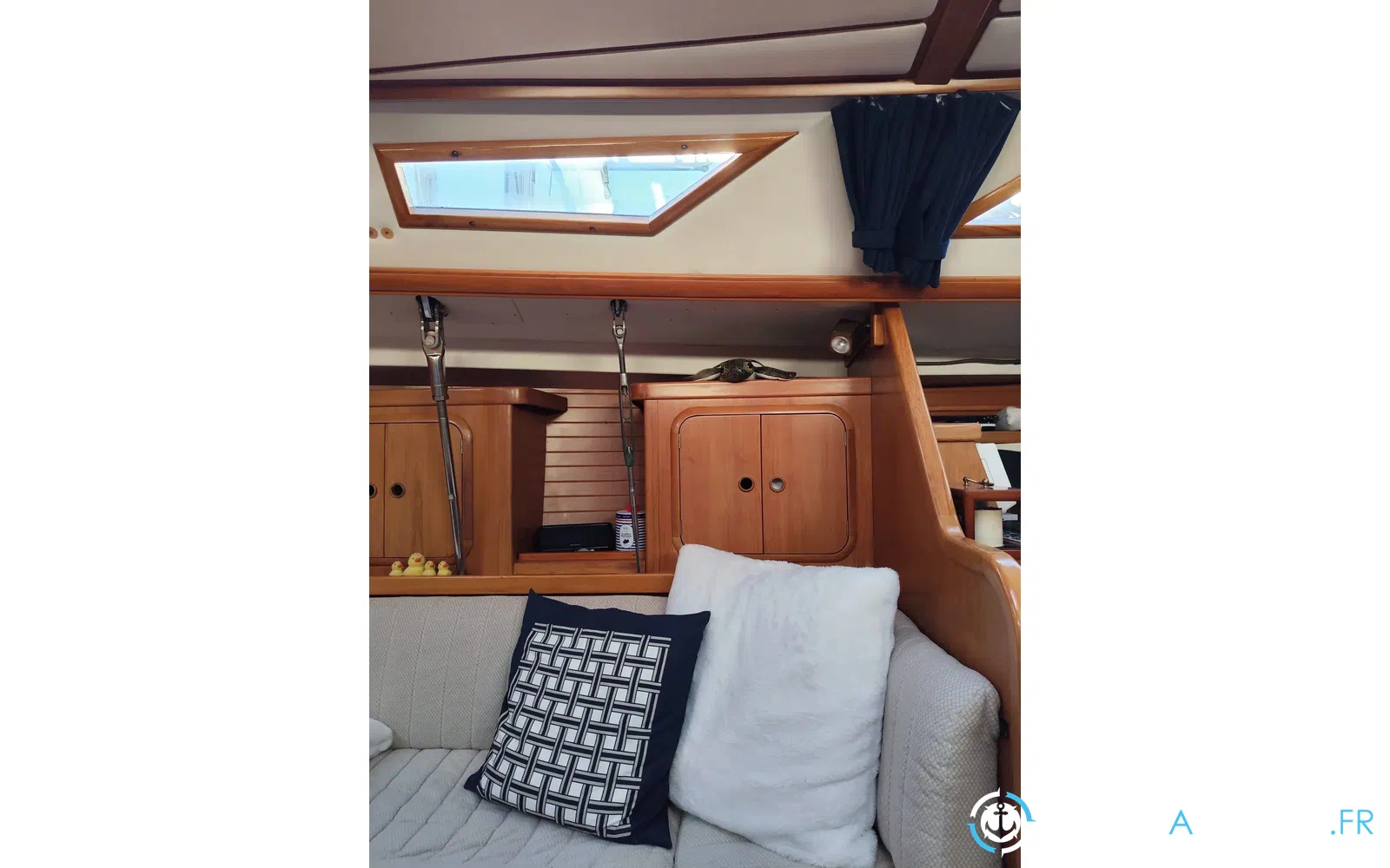 slider 12 Dufour 42 Prestige