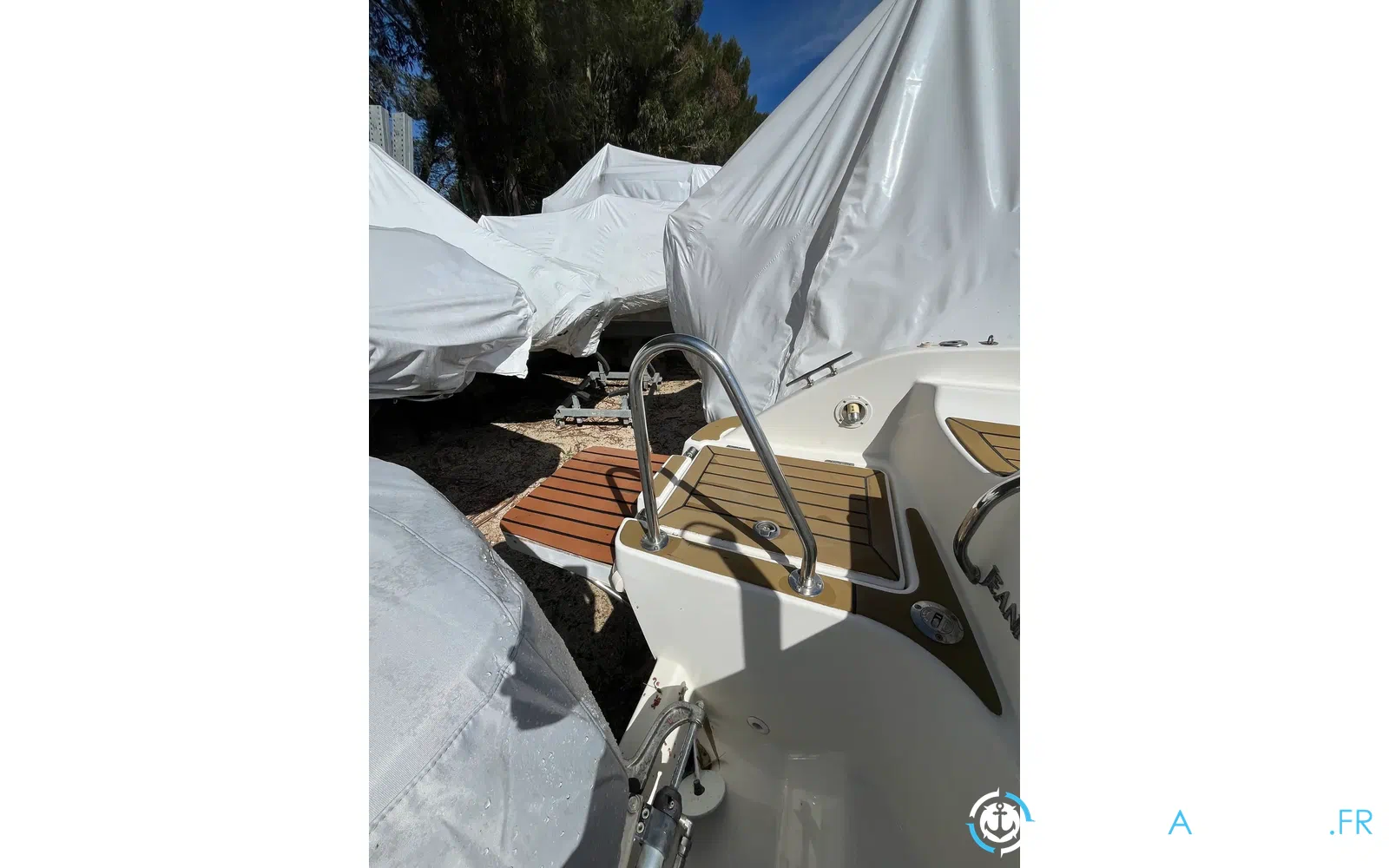 slider 12 Jeanneau Cap Camarat 635