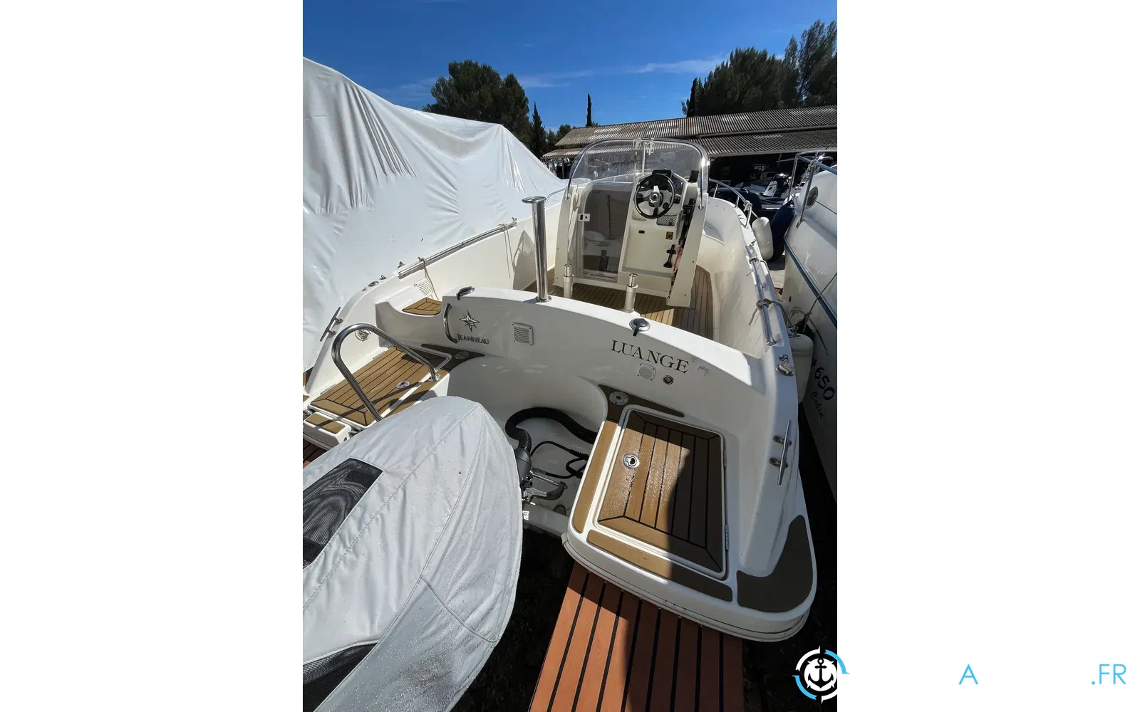 slider 3 Jeanneau Cap Camarat 635