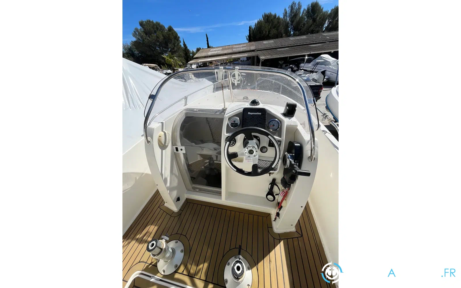 slider 5 Jeanneau Cap Camarat 635