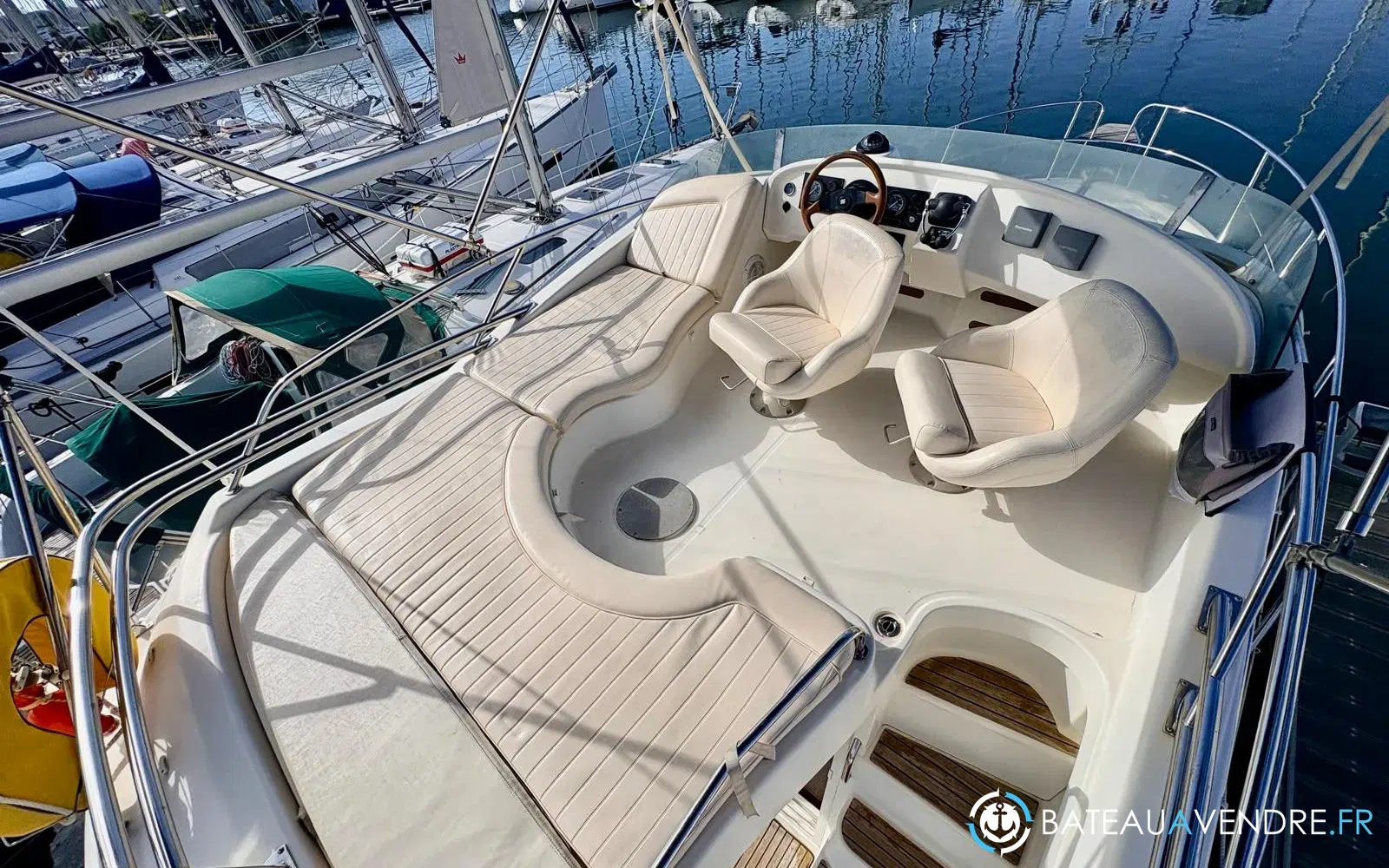 slider 9 Jeanneau Prestige 32 Fly