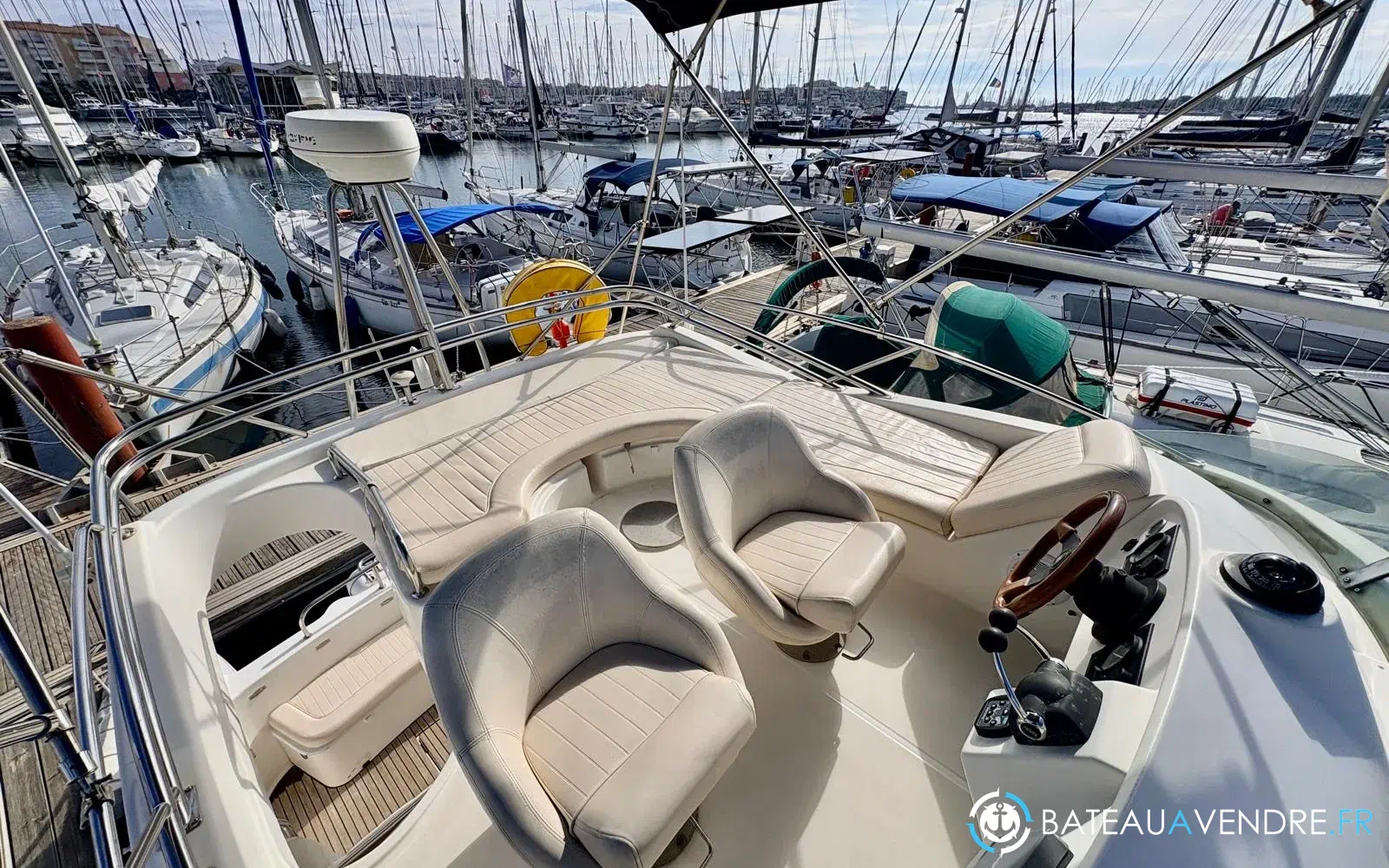 slider 10 Jeanneau Prestige 32 Fly