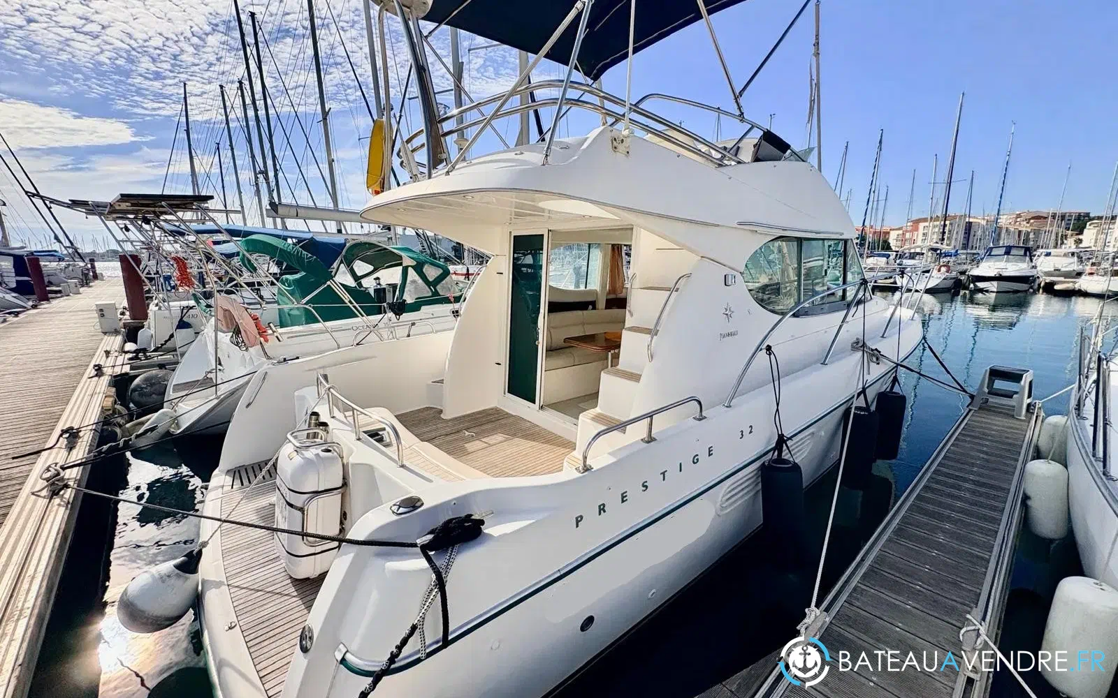 slider 1 Jeanneau Prestige 32 Fly