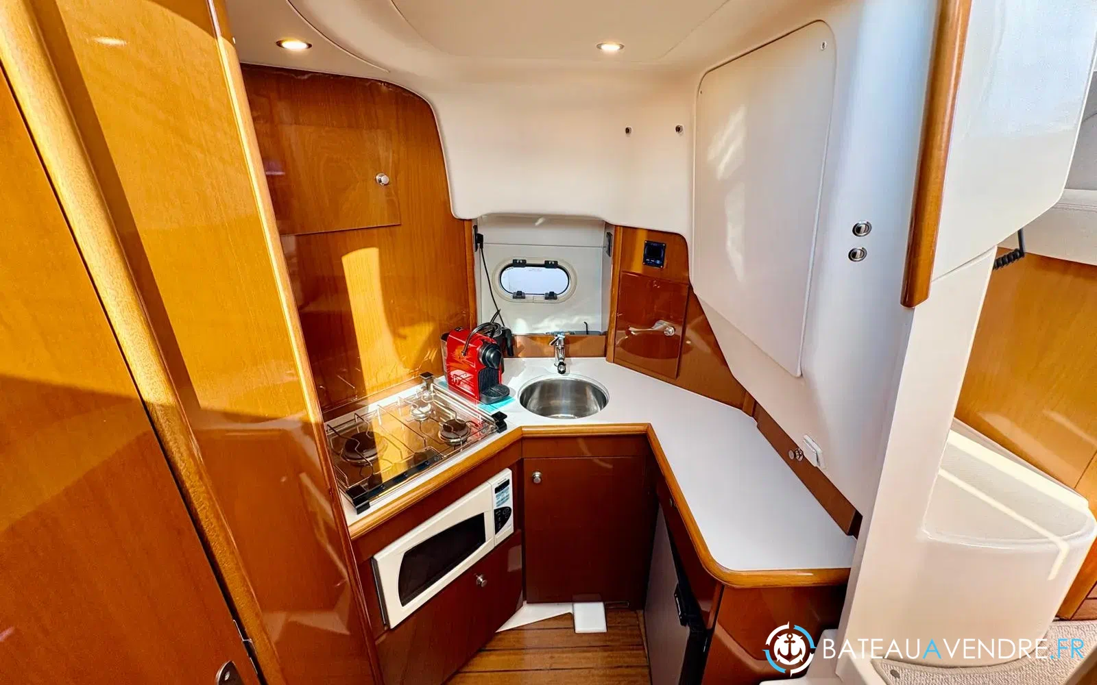 slider 19 Jeanneau Prestige 32 Fly