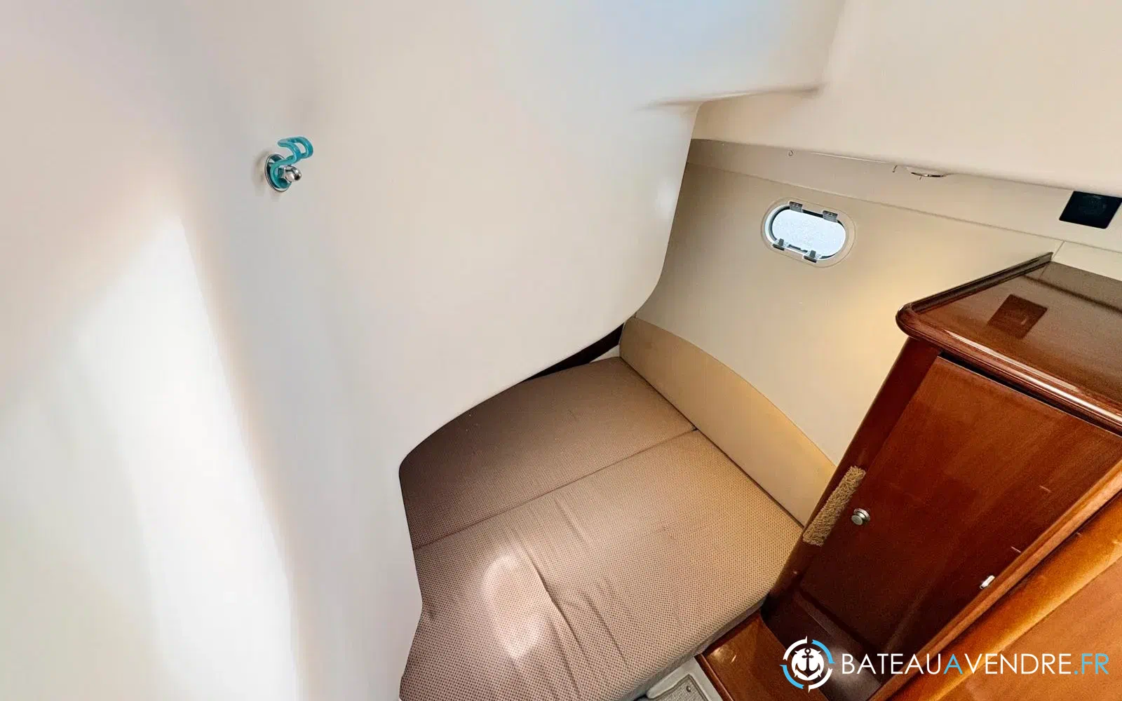 slider 22 Jeanneau Prestige 32 Fly