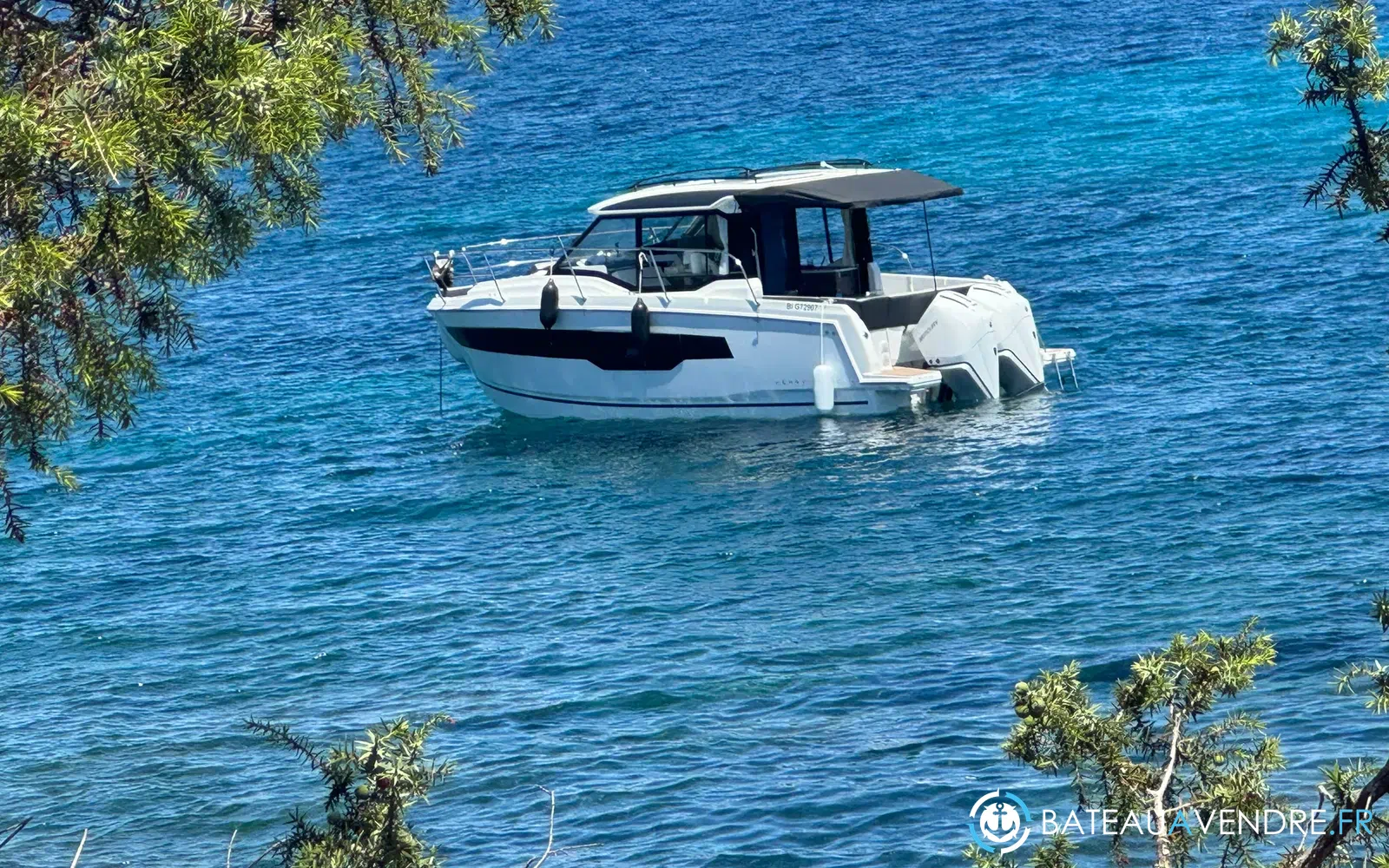slider 4 Jeanneau Merry Fisher 895 Serie 2
