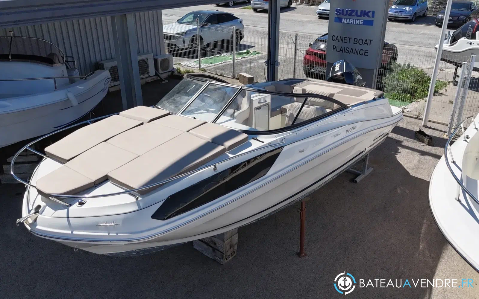 slider 0 Bayliner VR6 Cuddy