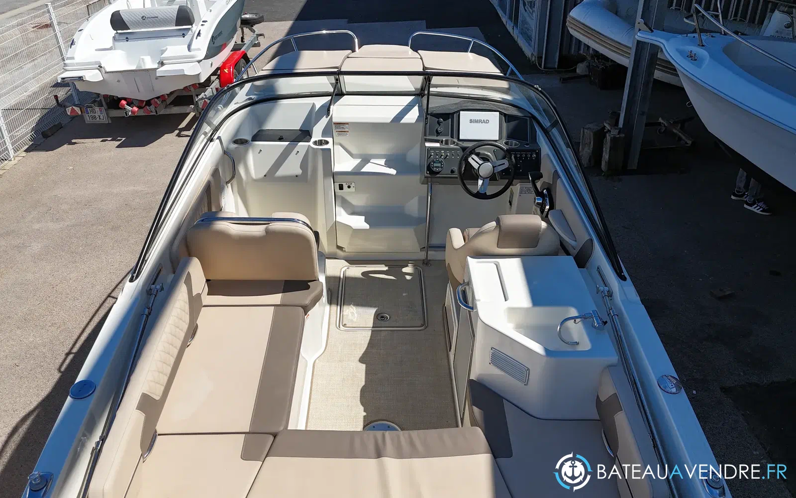 slider 4 Bayliner VR6 Cuddy