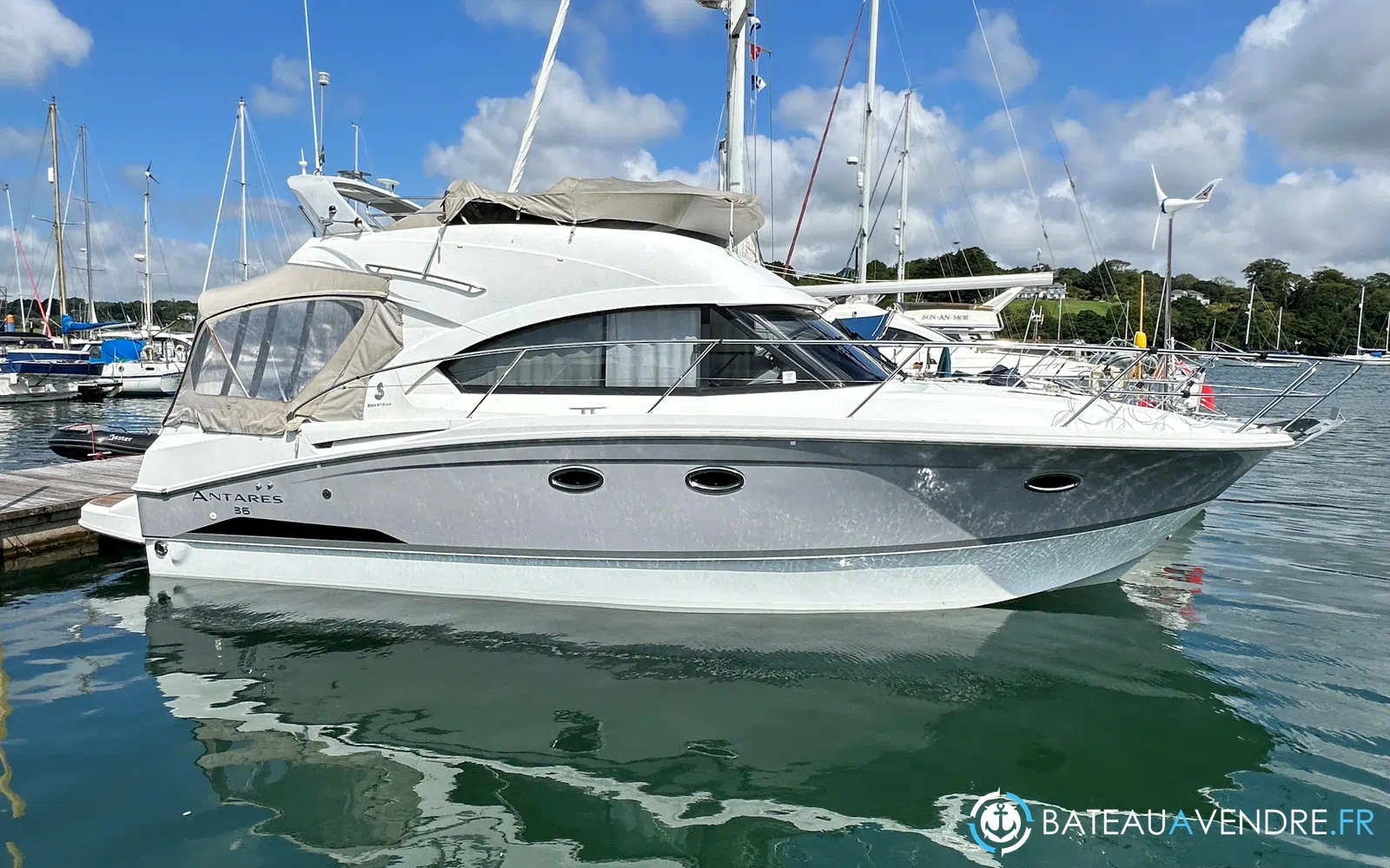 slider 0 Beneteau Antares 36