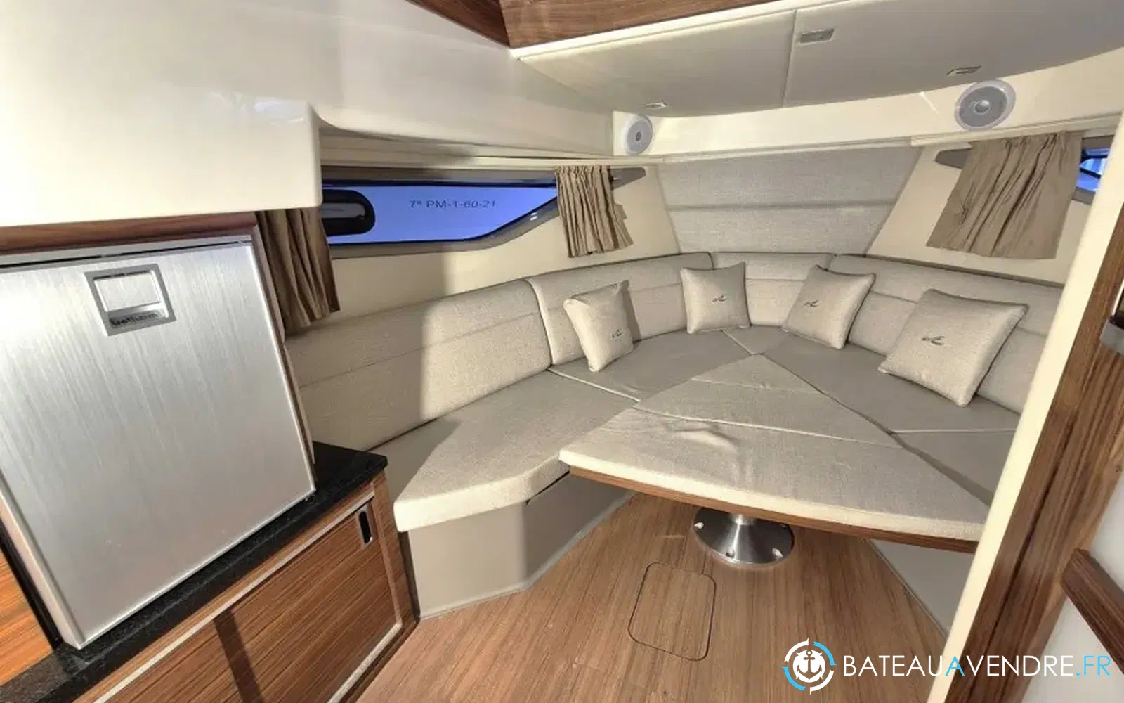 slider 11 Sea Ray 320 Sundancer