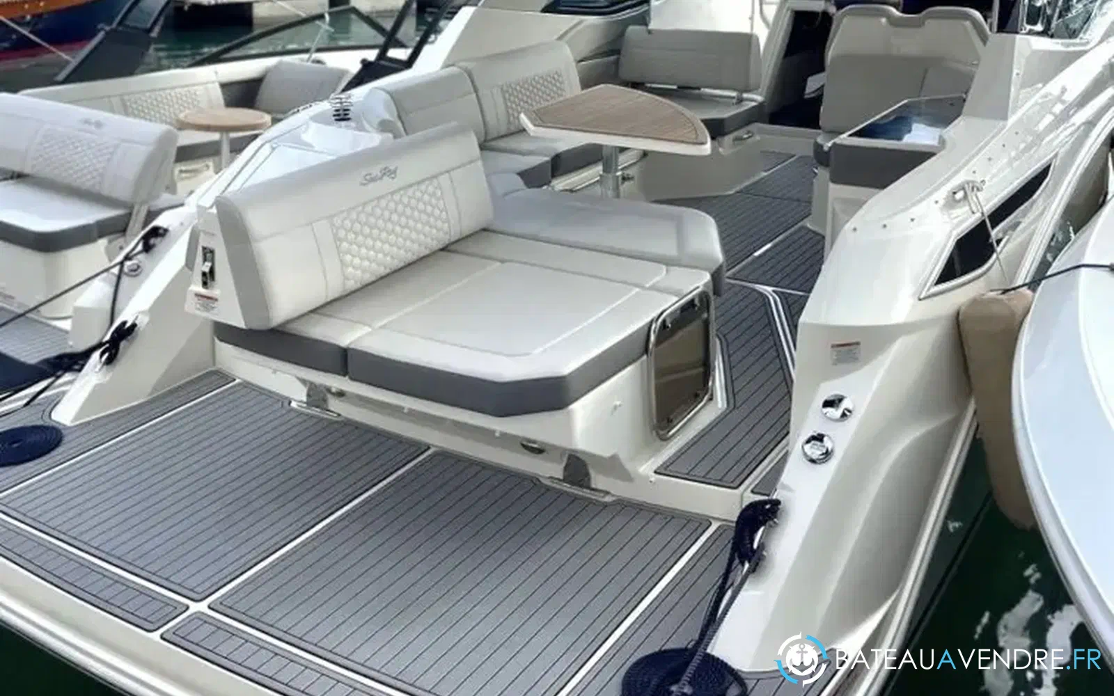 slider 3 Sea Ray 320 Sundancer
