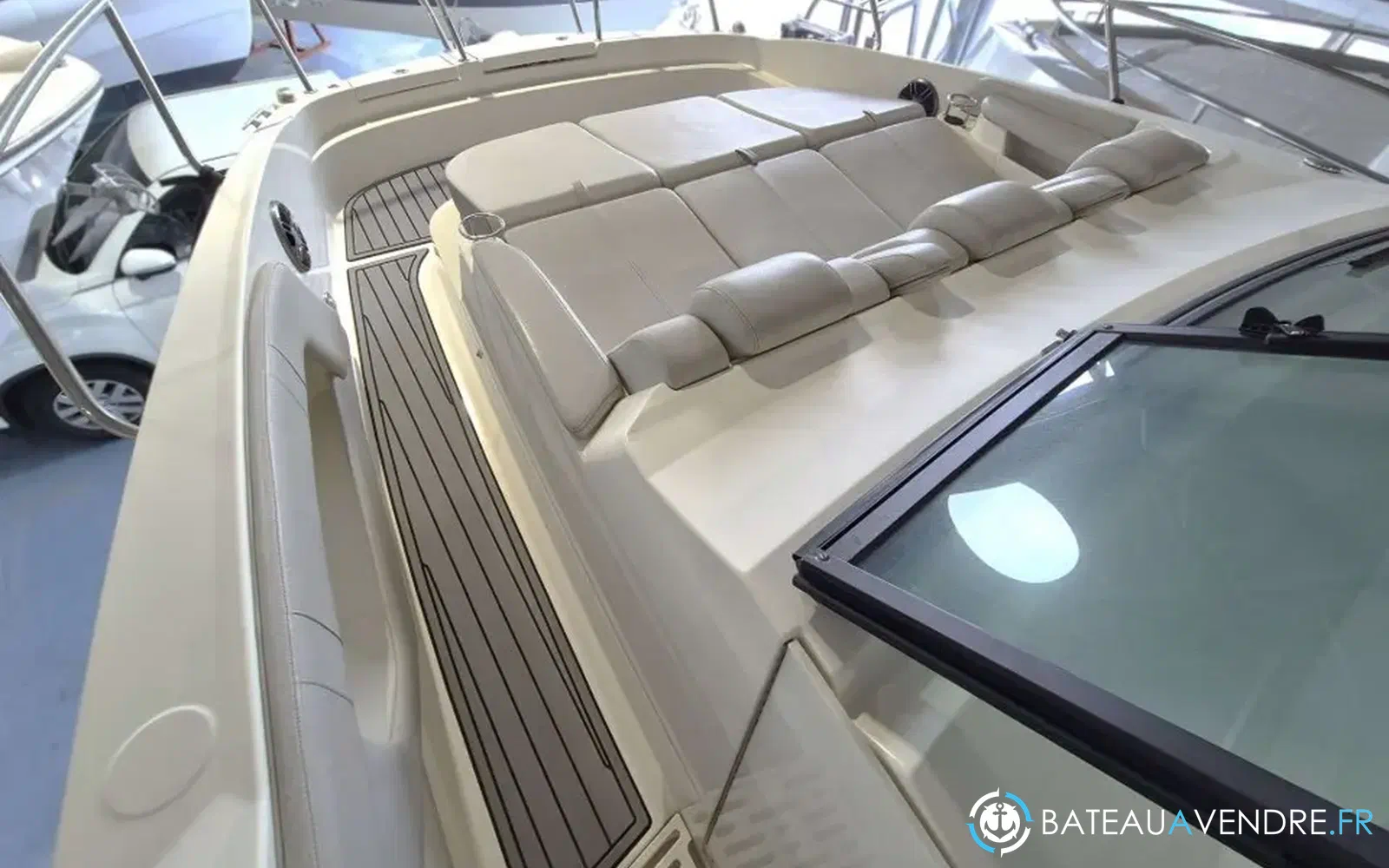 slider 4 Sea Ray 320 Sundancer