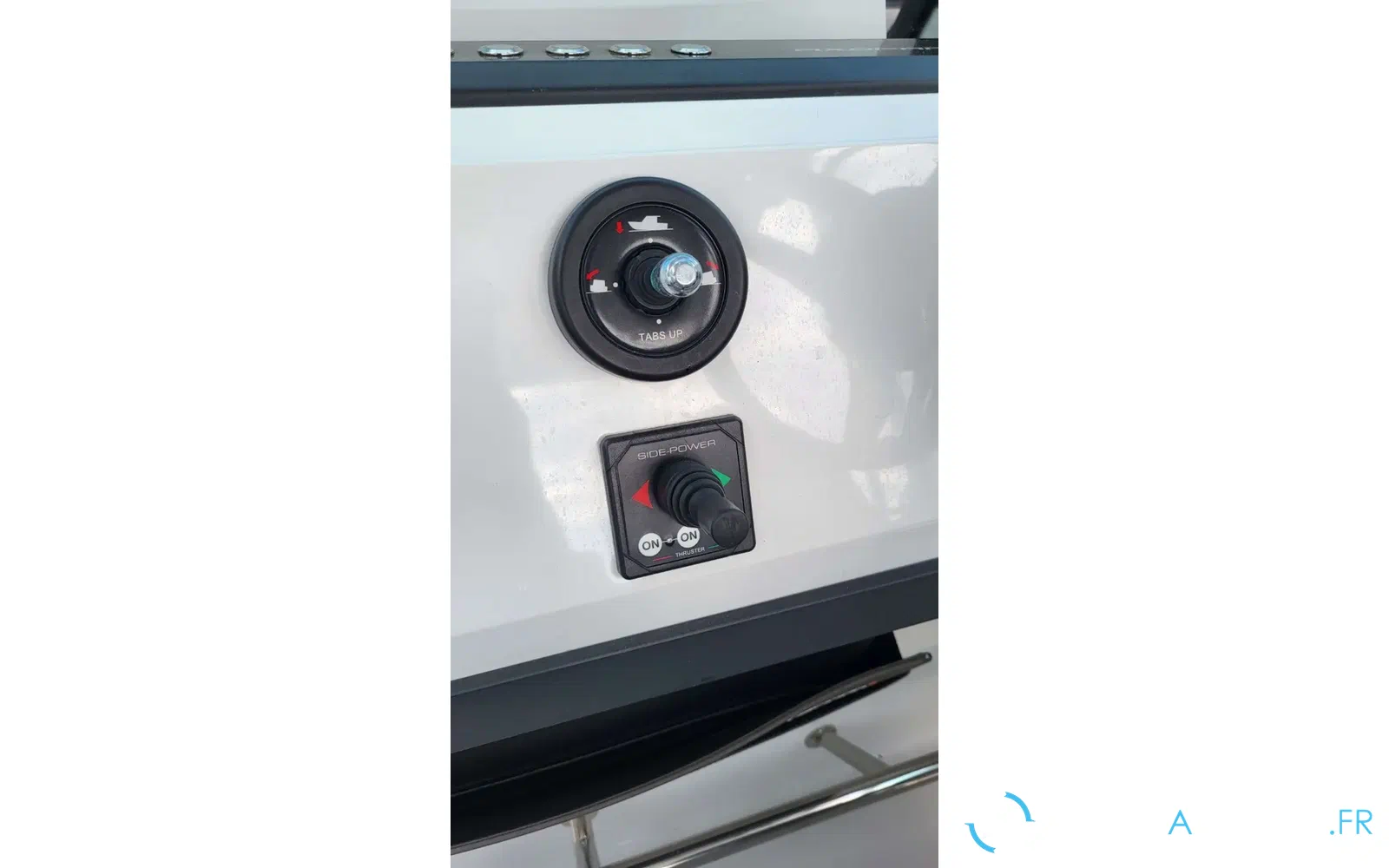 slider 20 Axopar 28 Open