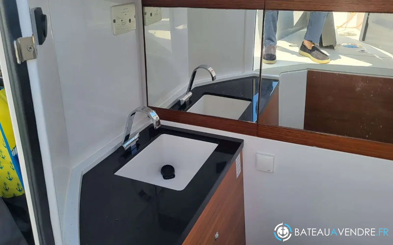 slider 24 Axopar 28 Open