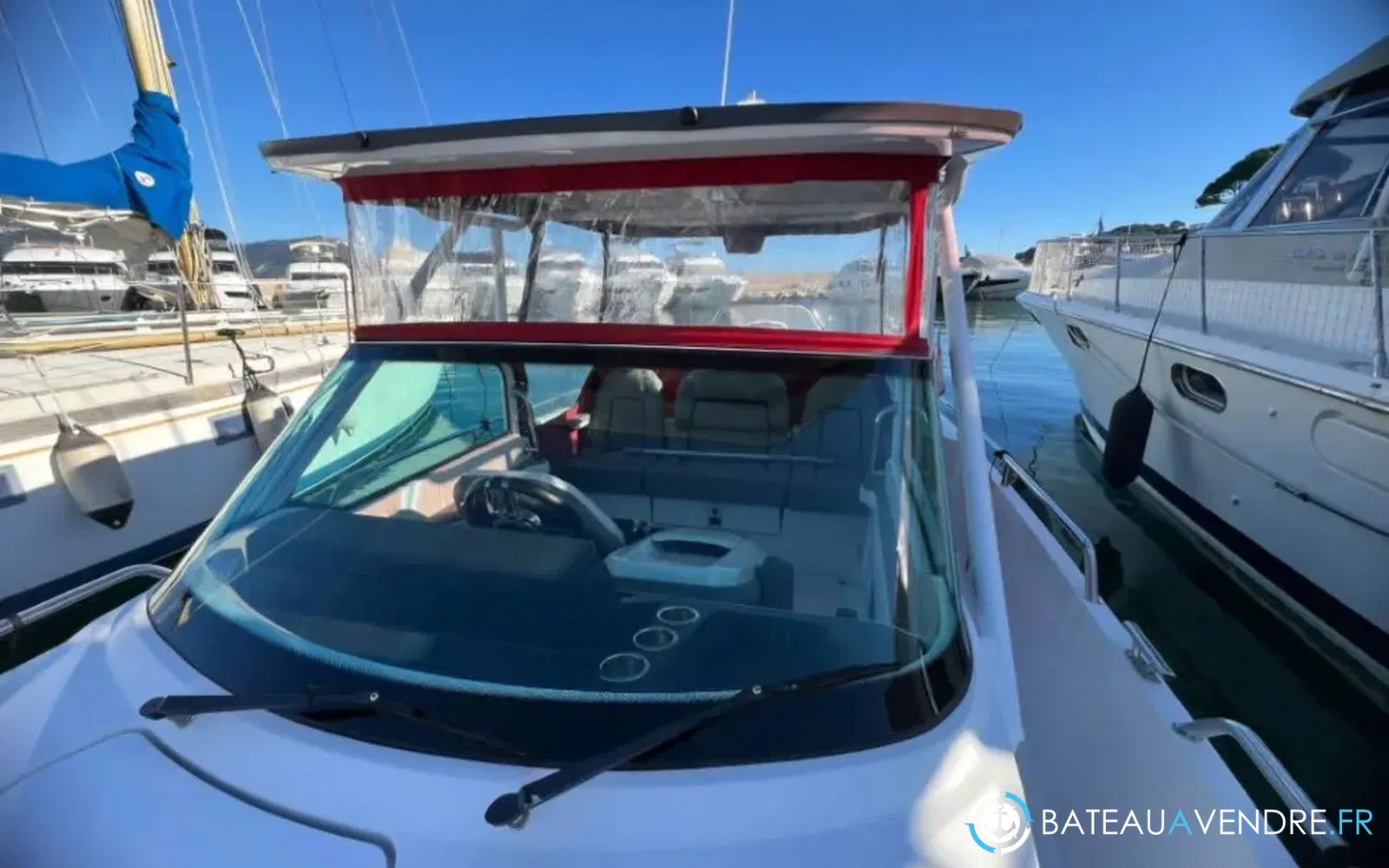 slider 26 Axopar 28 Open