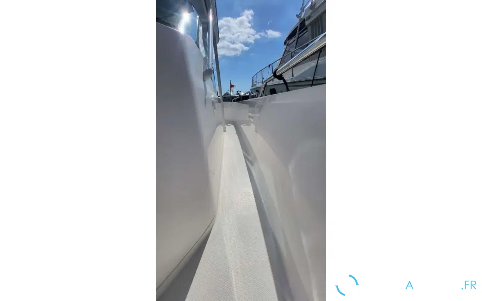slider 34 Axopar 28 Open
