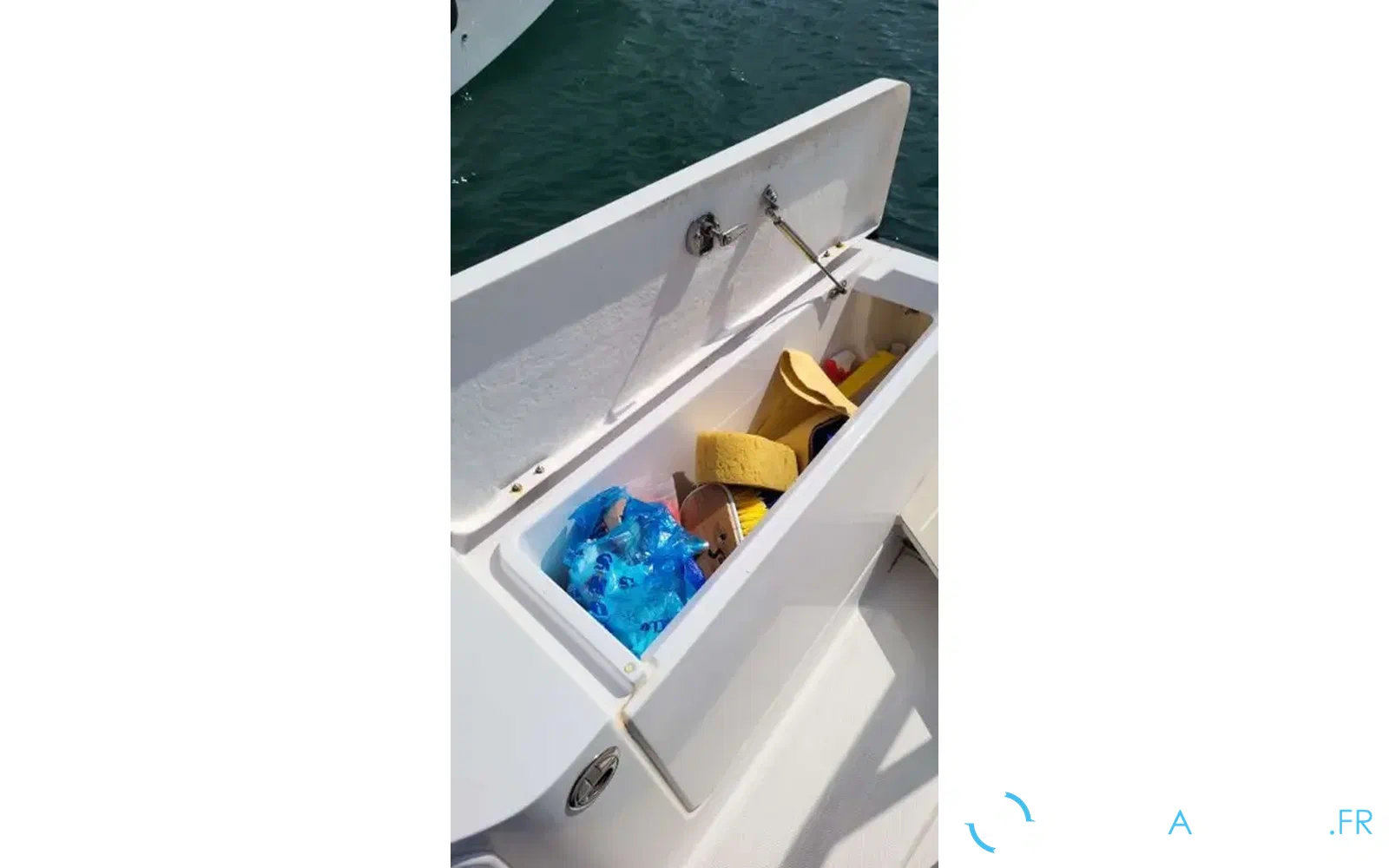 slider 36 Axopar 28 Open