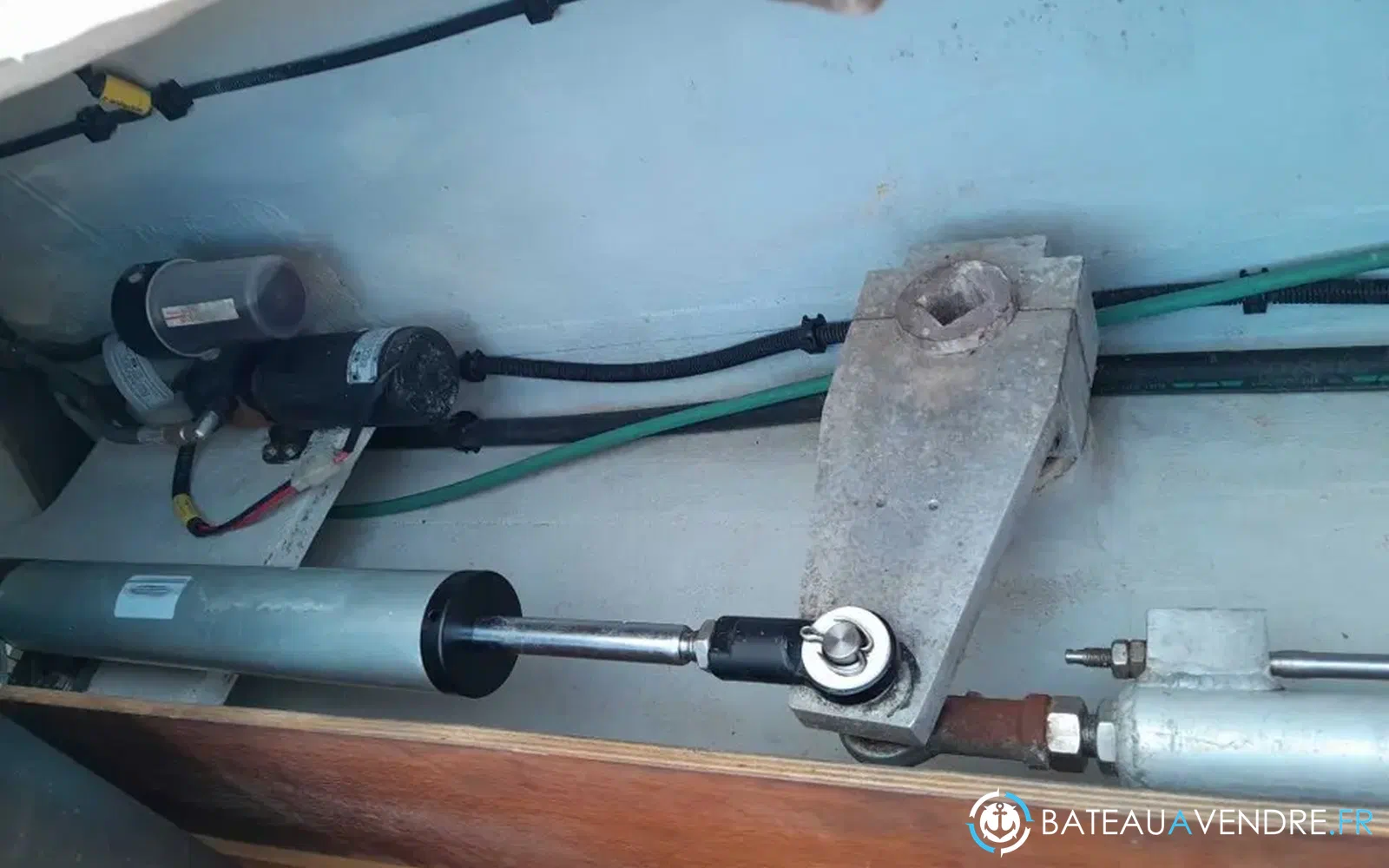 slider 23 Lagoon 500