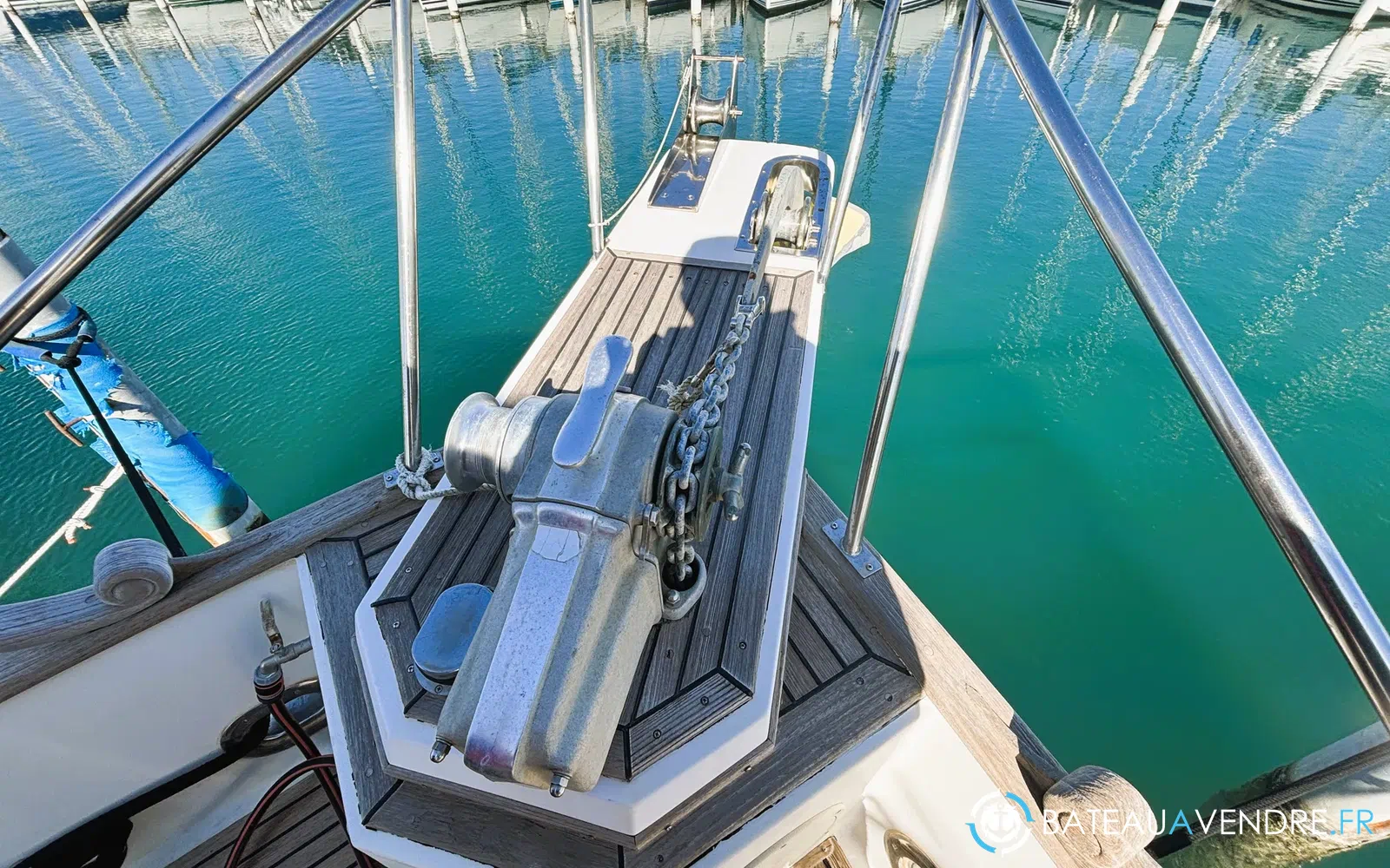slider 9 Grand Banks 42 Classic