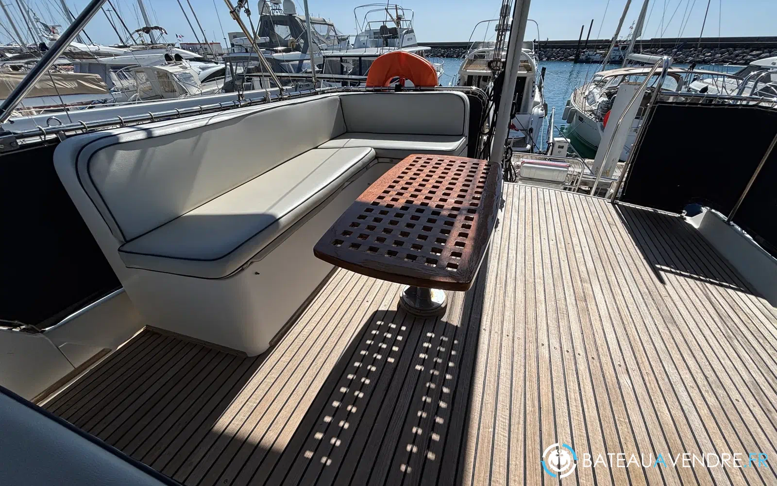 slider 3 Grand Banks 42 Classic