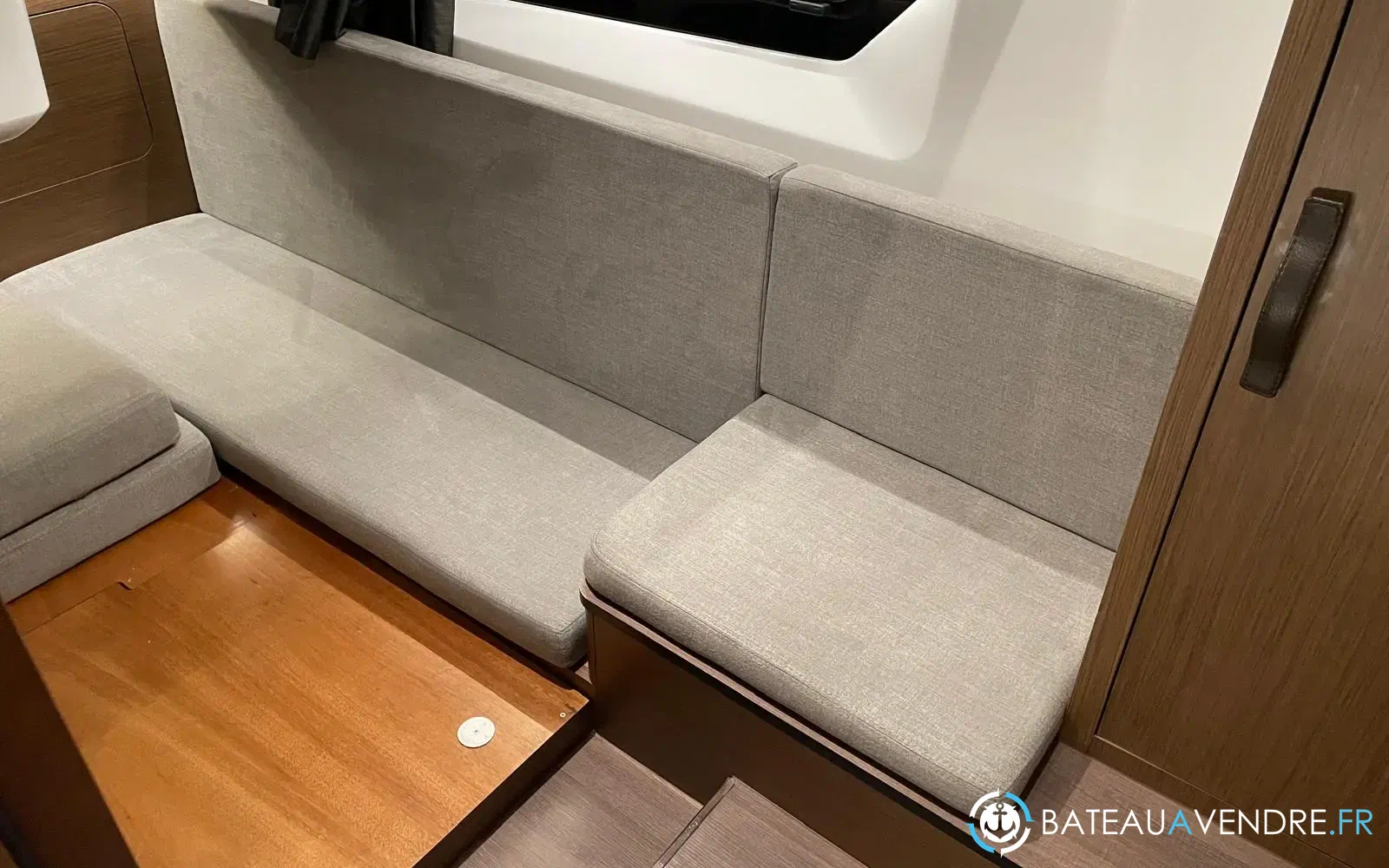 slider 26 Beneteau Antares 11