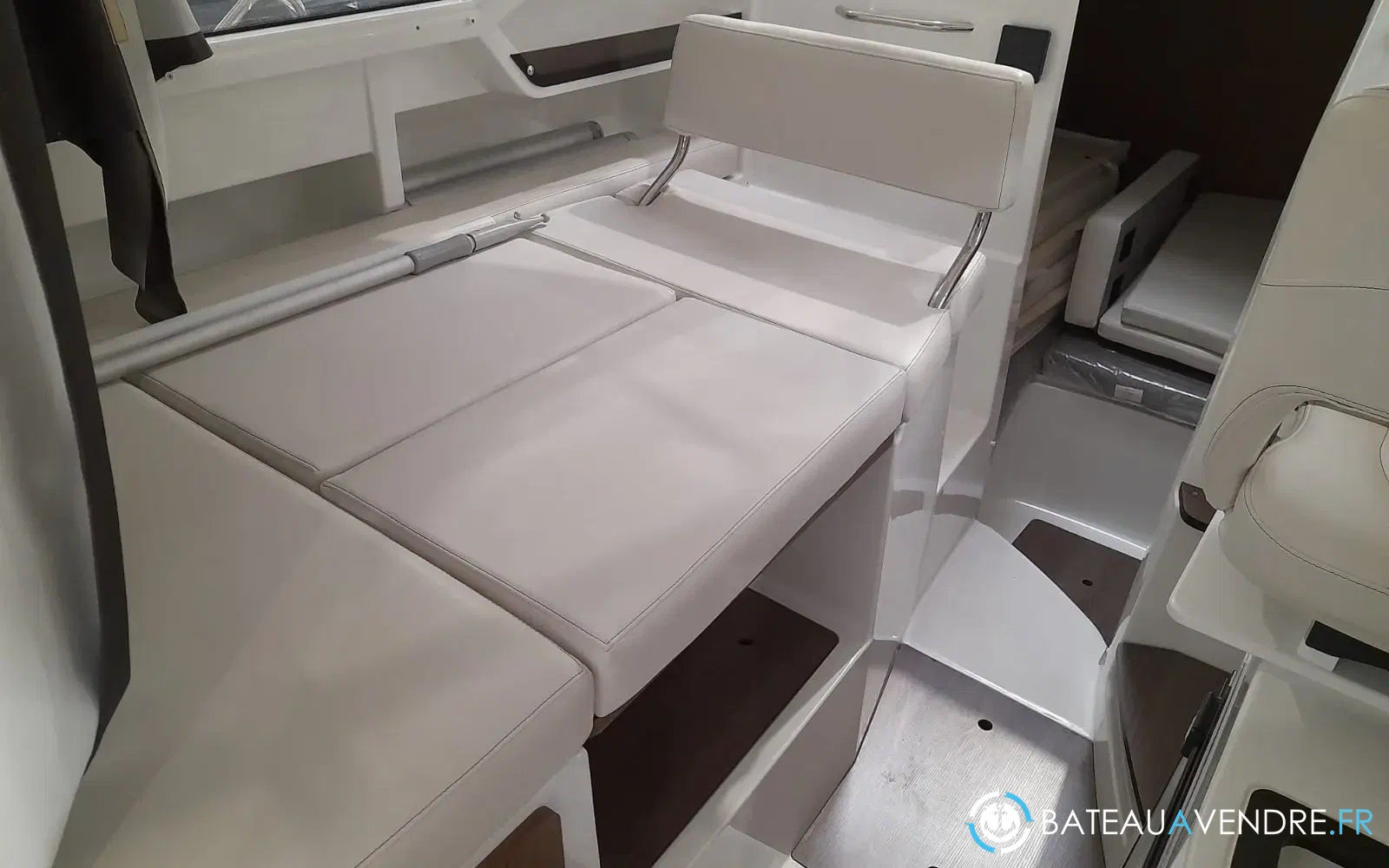 slider 12 Beneteau Antares 8