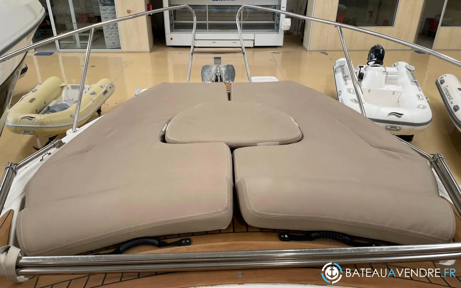 slider 4 Beneteau Monte Carlo 27