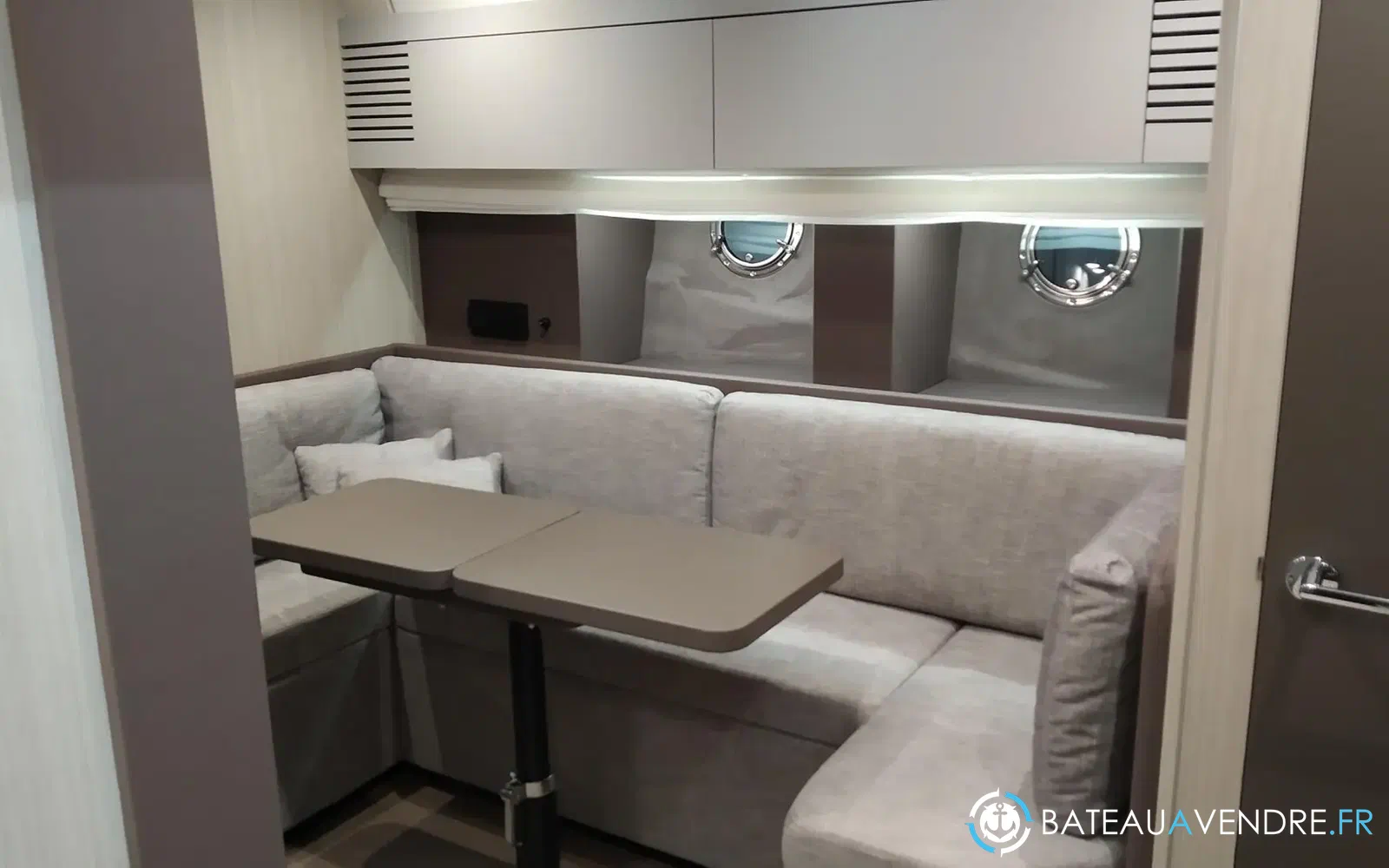 slider 34 Cranchi M 44 Hard Top