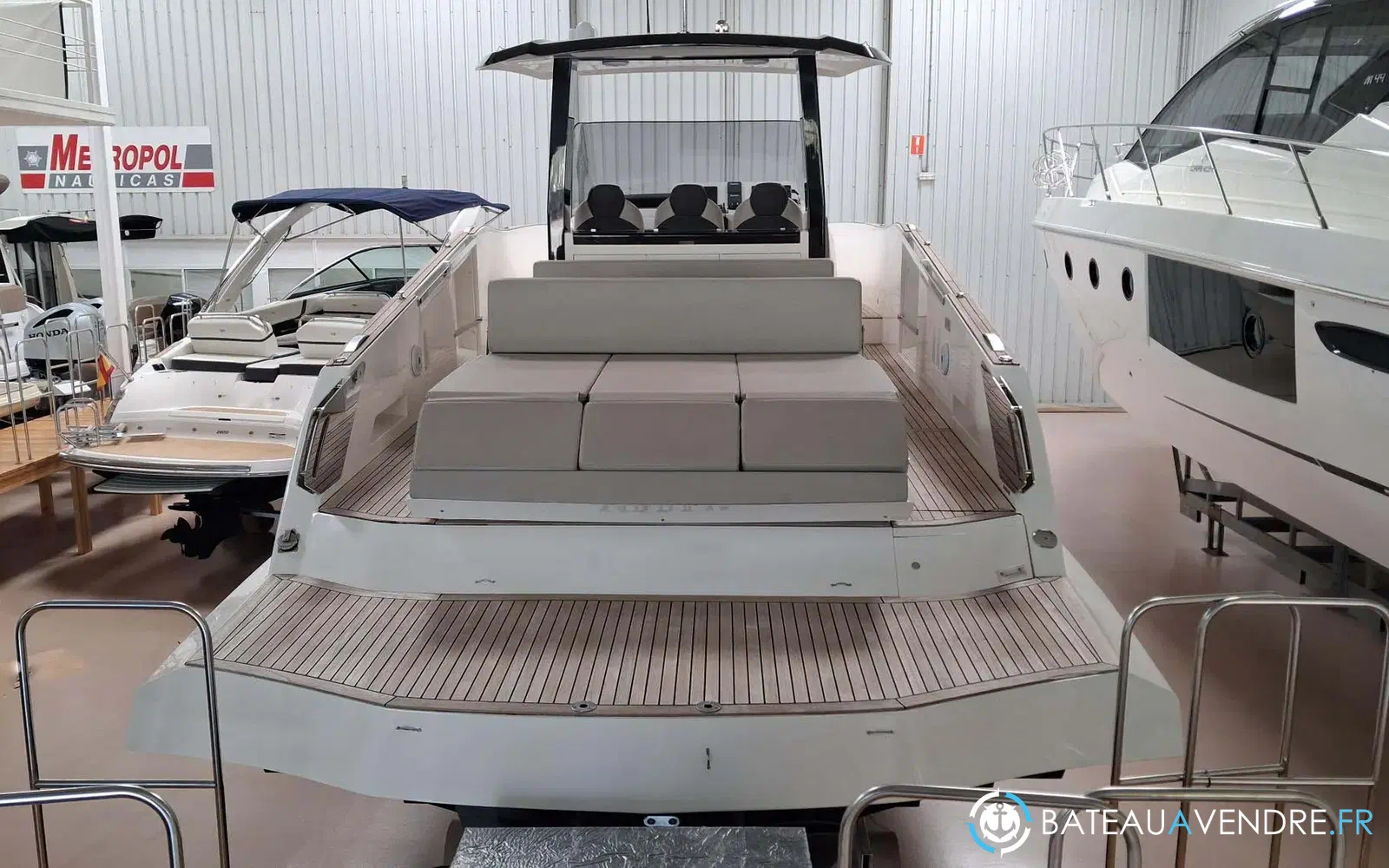 slider 3 Astondoa 377 Coupe