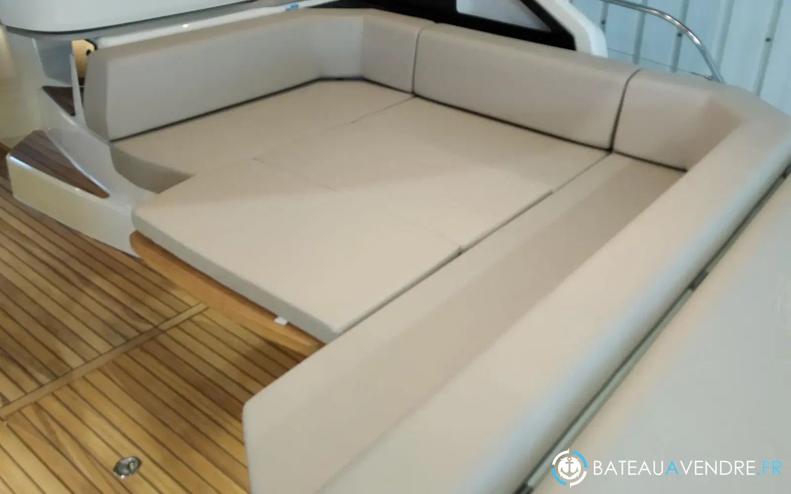 slider 11 Cranchi M 44 Hard Top