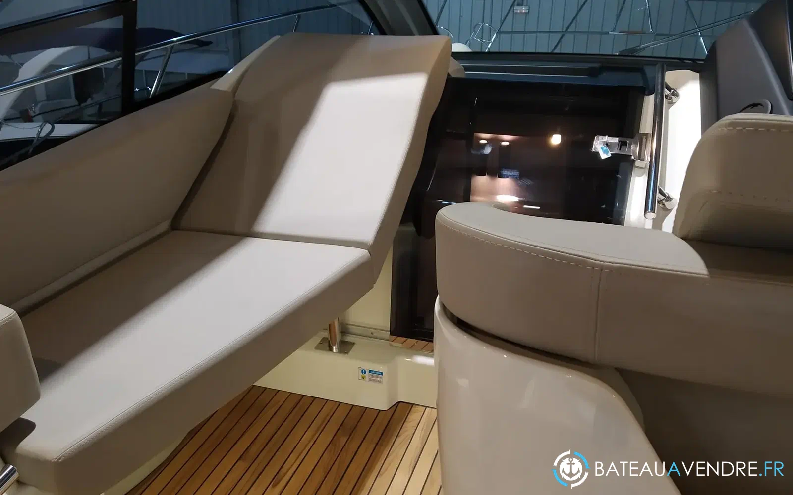 slider 14 Cranchi M 44 Hard Top