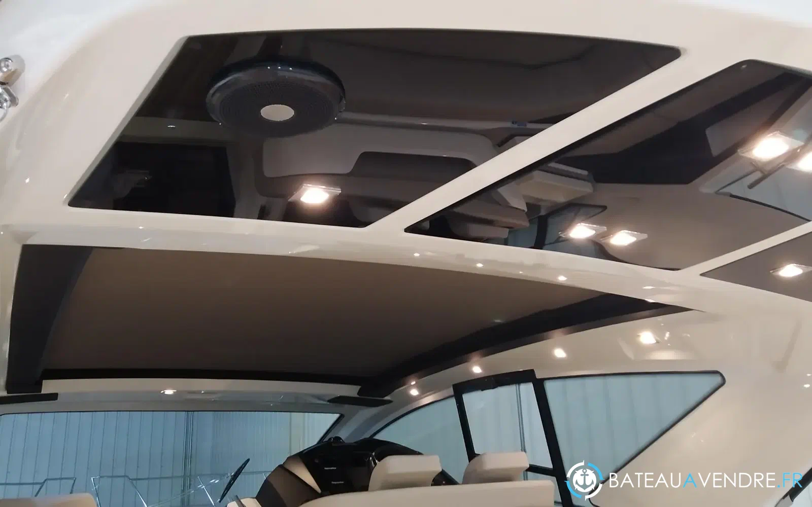 slider 19 Cranchi M 44 Hard Top
