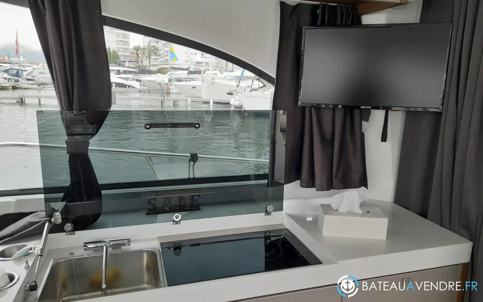 slider 18 Beneteau Antares 11