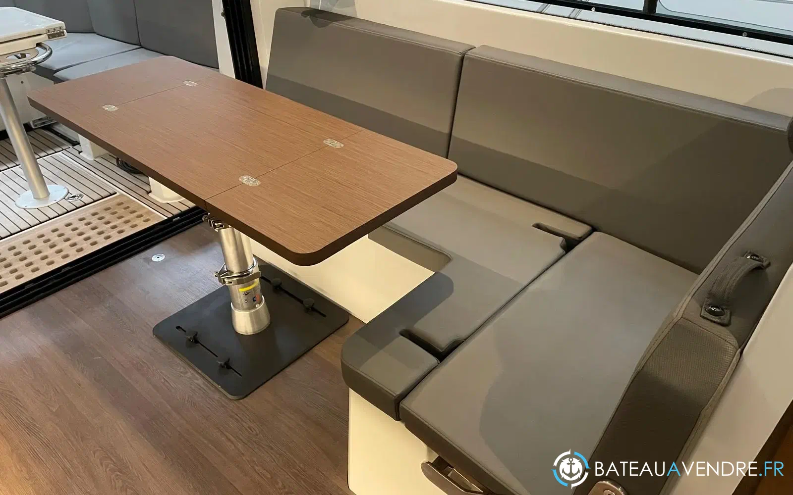 slider 32 Beneteau Antares 11