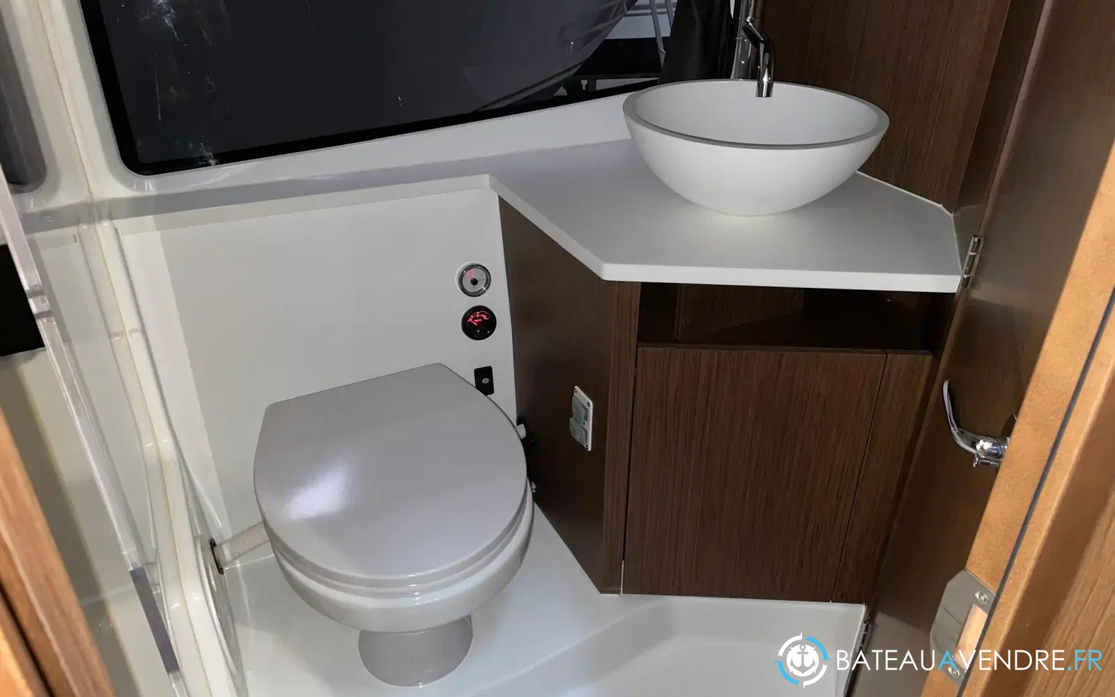 slider 36 Beneteau Antares 11