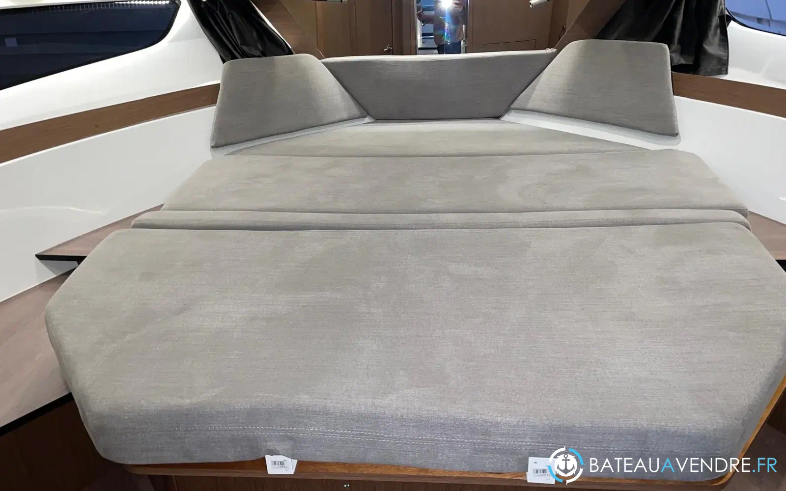 slider 38 Beneteau Antares 11