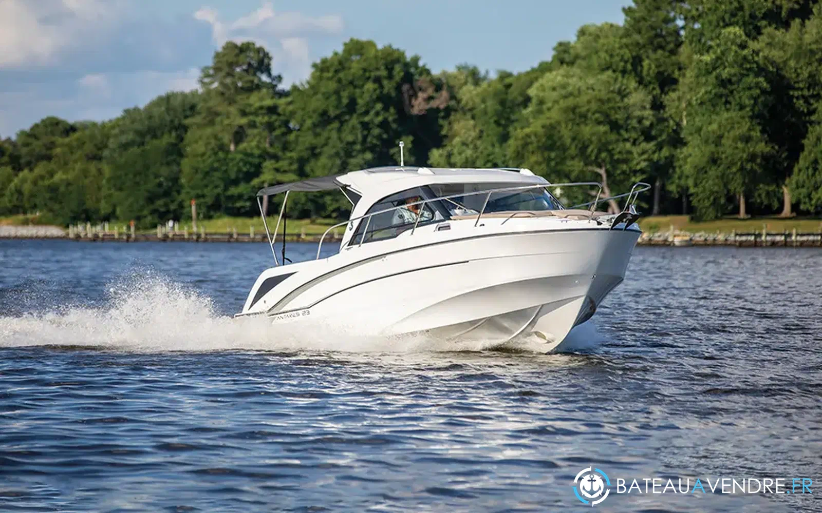 slider 13 Beneteau Antares 8