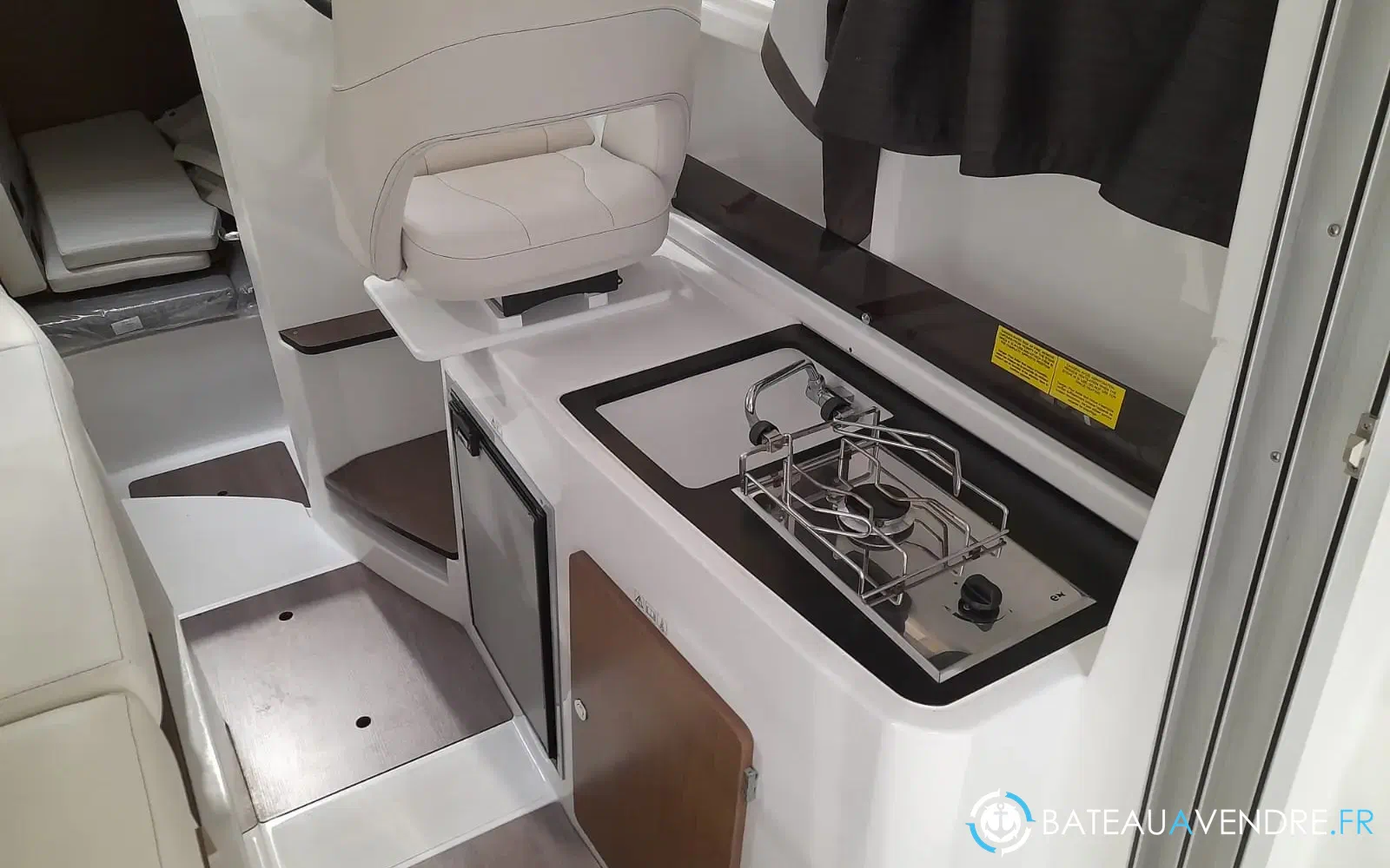slider 14 Beneteau Antares 8