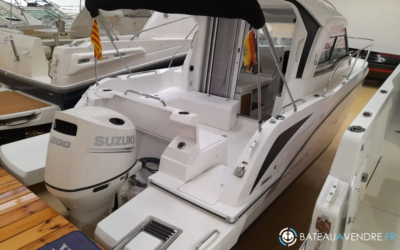 slider 4 Beneteau Antares 8