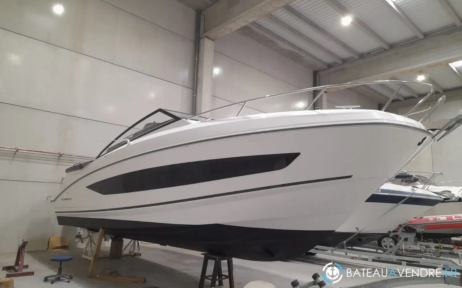 slider 3 Beneteau Flyer 10