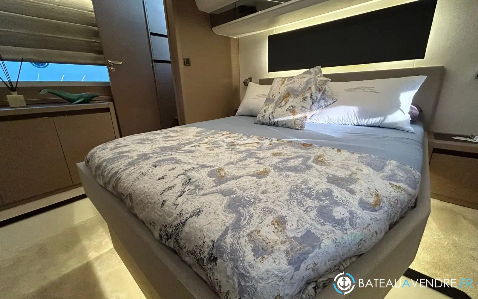 slider 33 Prestige Yachts 590 Fly