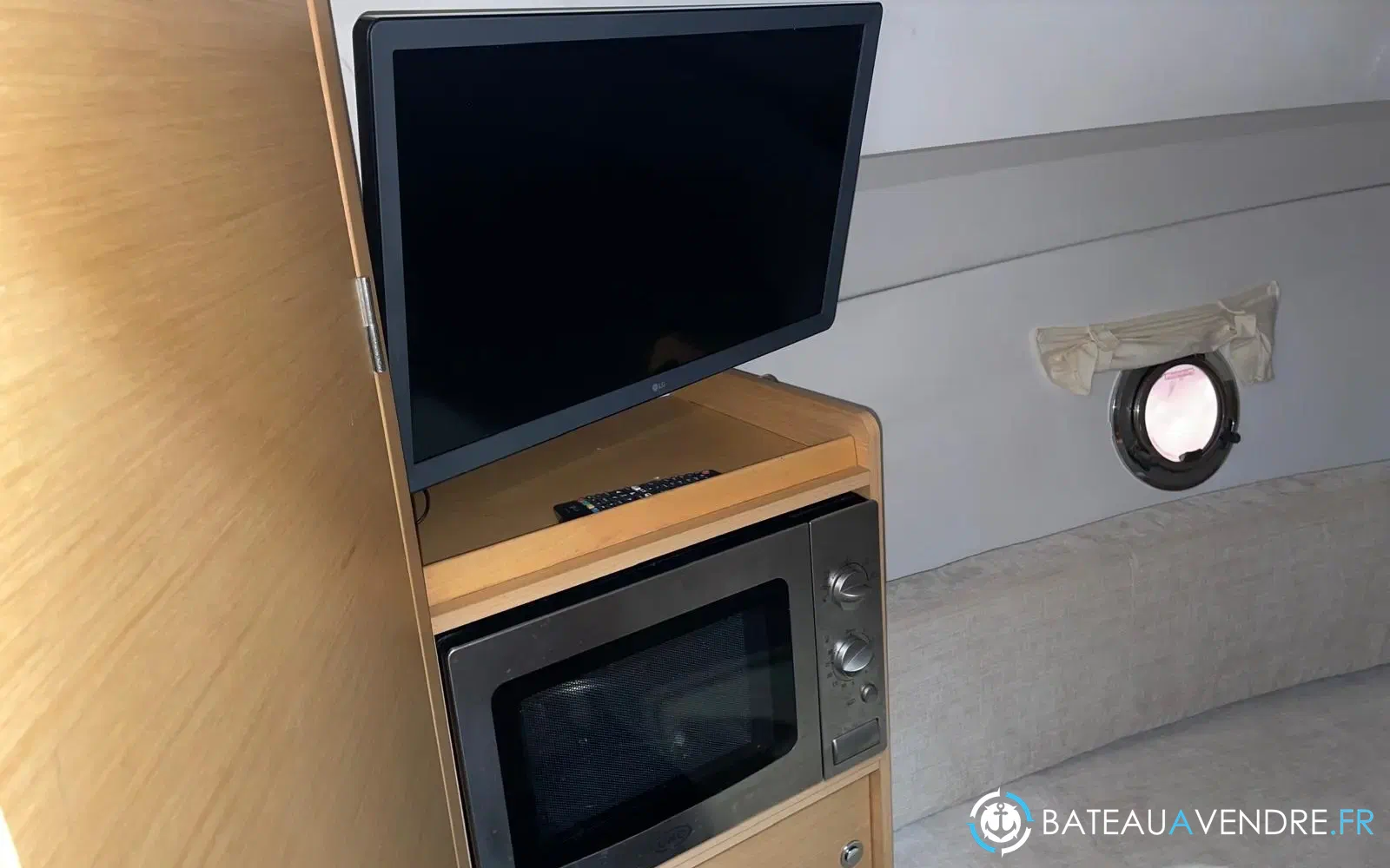 slider 14 Beneteau Monte Carlo 27