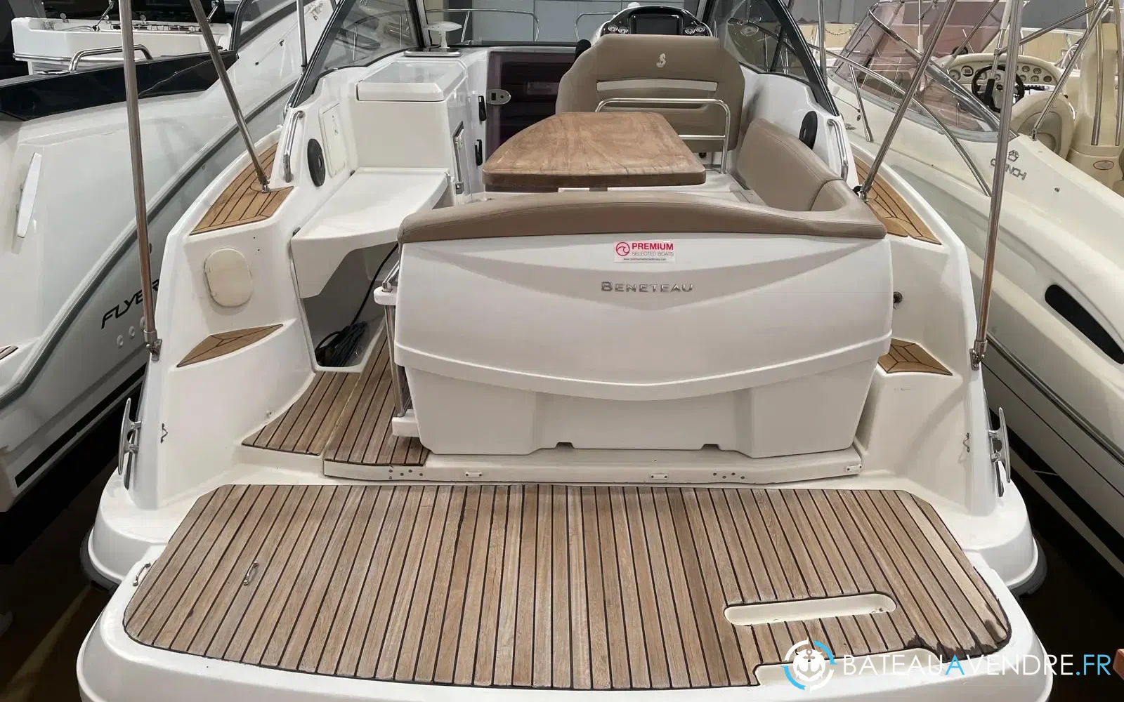 slider 3 Beneteau Monte Carlo 27