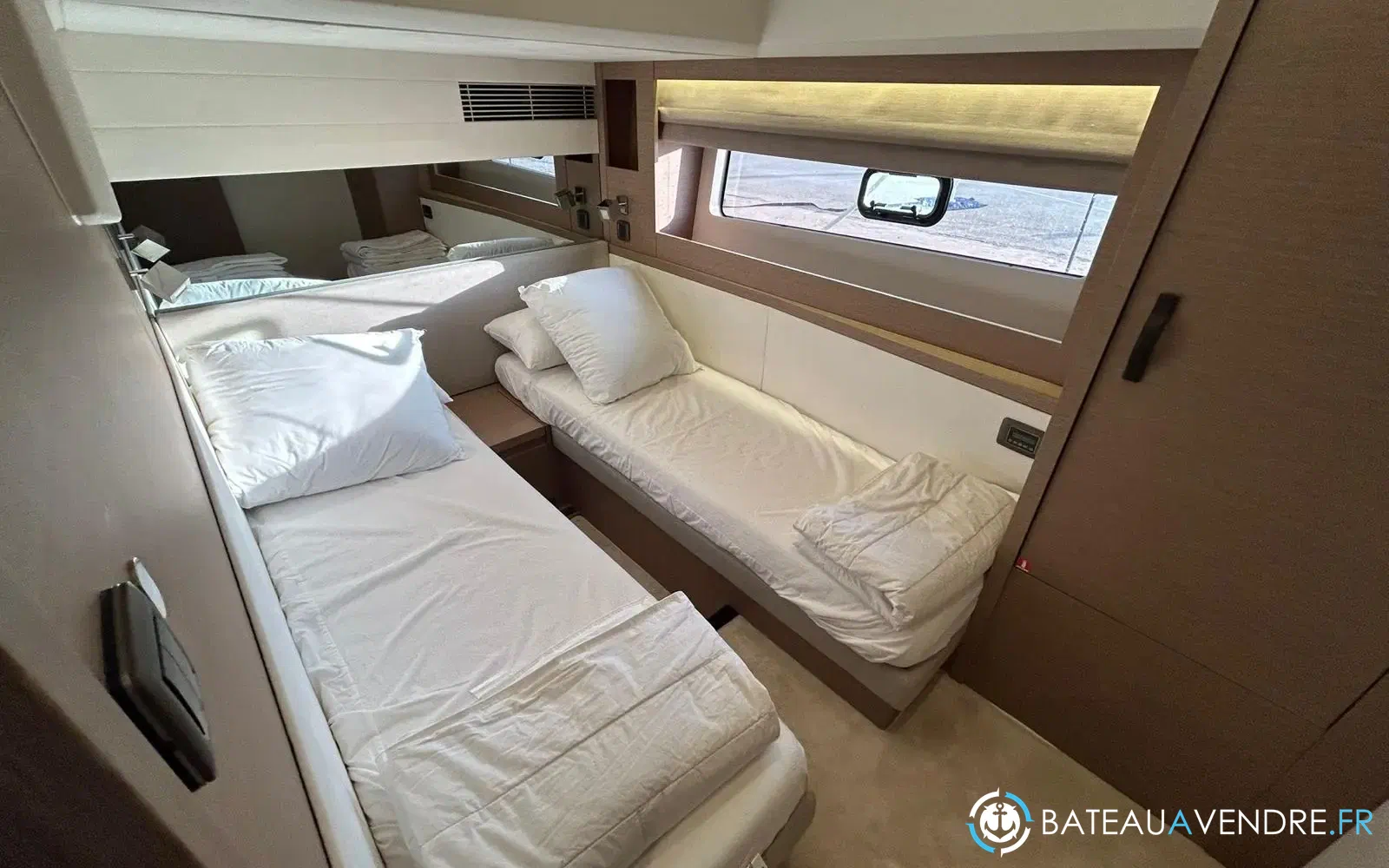 slider 19 Prestige Yachts 590 Fly