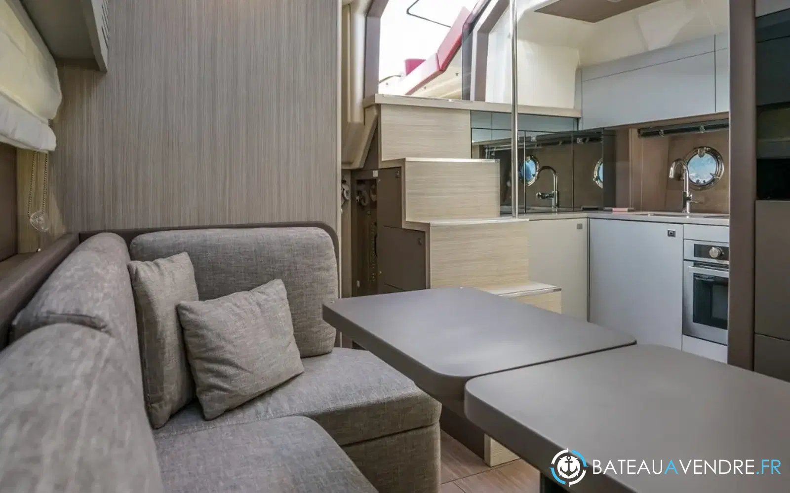 slider 10 Cranchi M 44 Hard Top