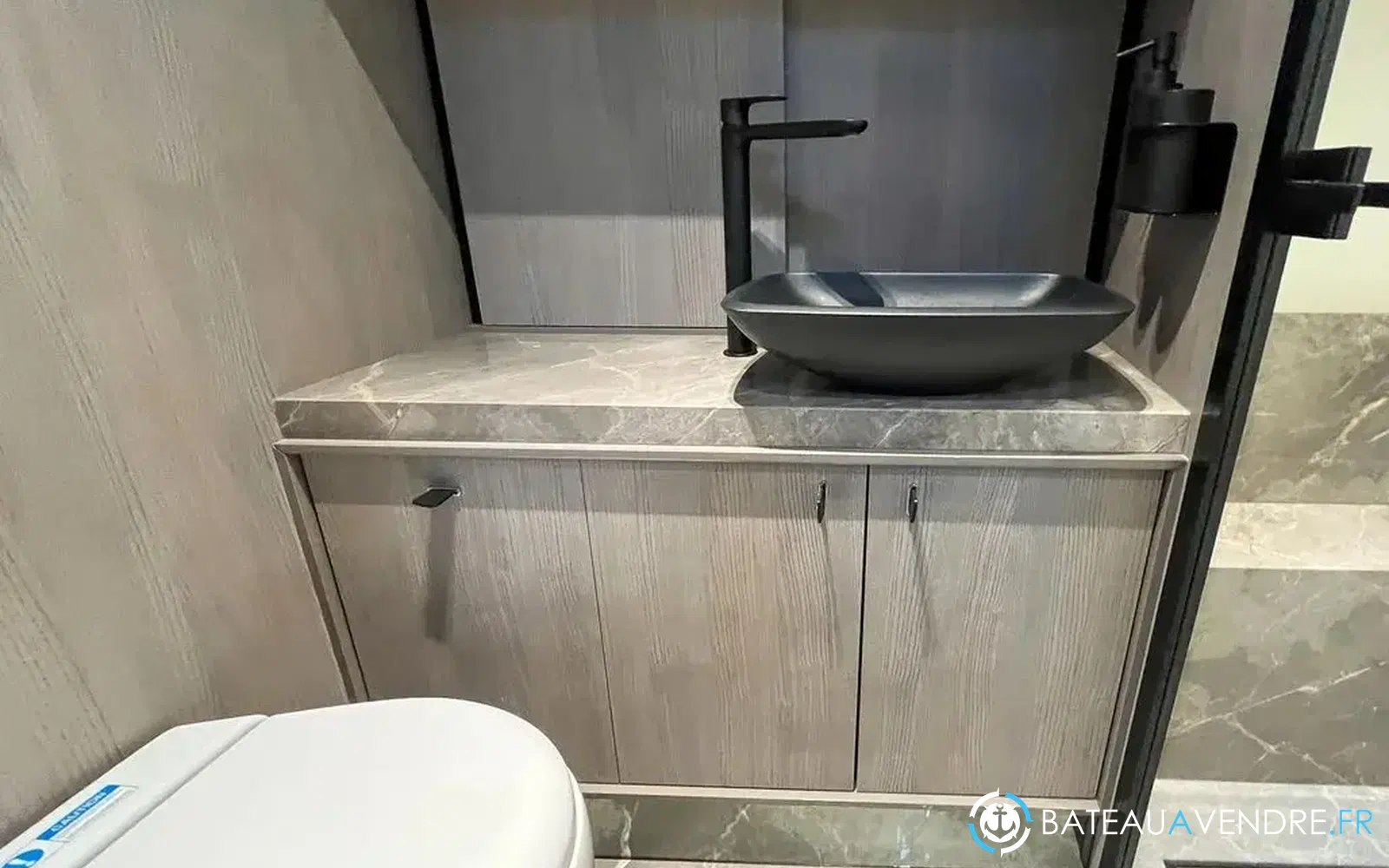 slider 18 Cranchi A46 Luxury Tender