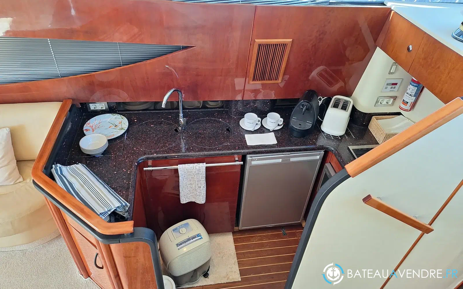 slider 14 Fairline Phantom 46