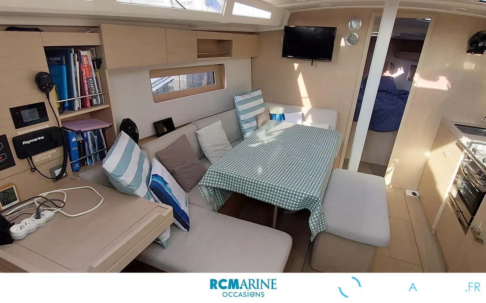slider 7 Beneteau Oceanis 37.1